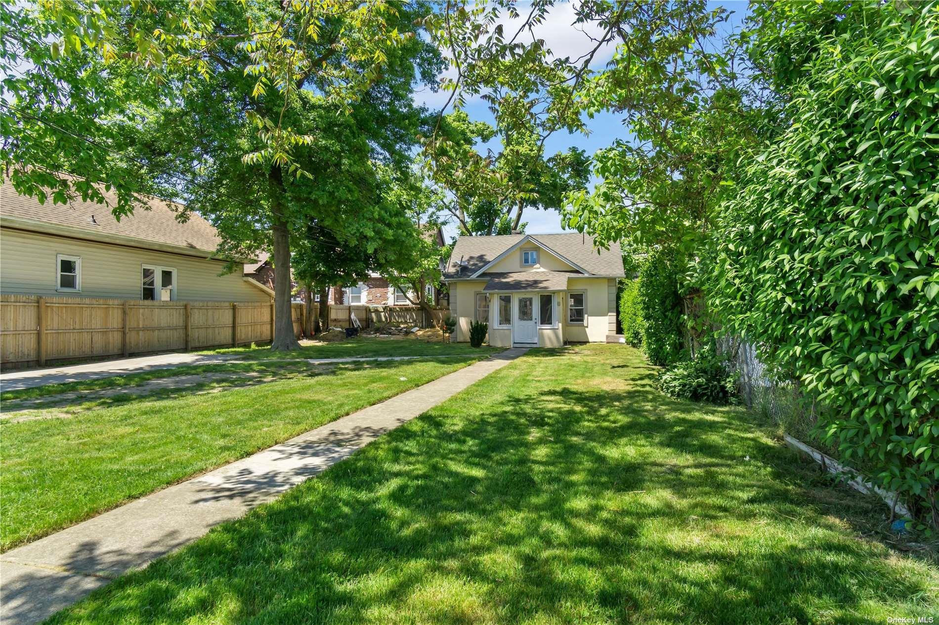 Single Family Dehnhoff  Nassau County, NY 11520, MLS-850211-4