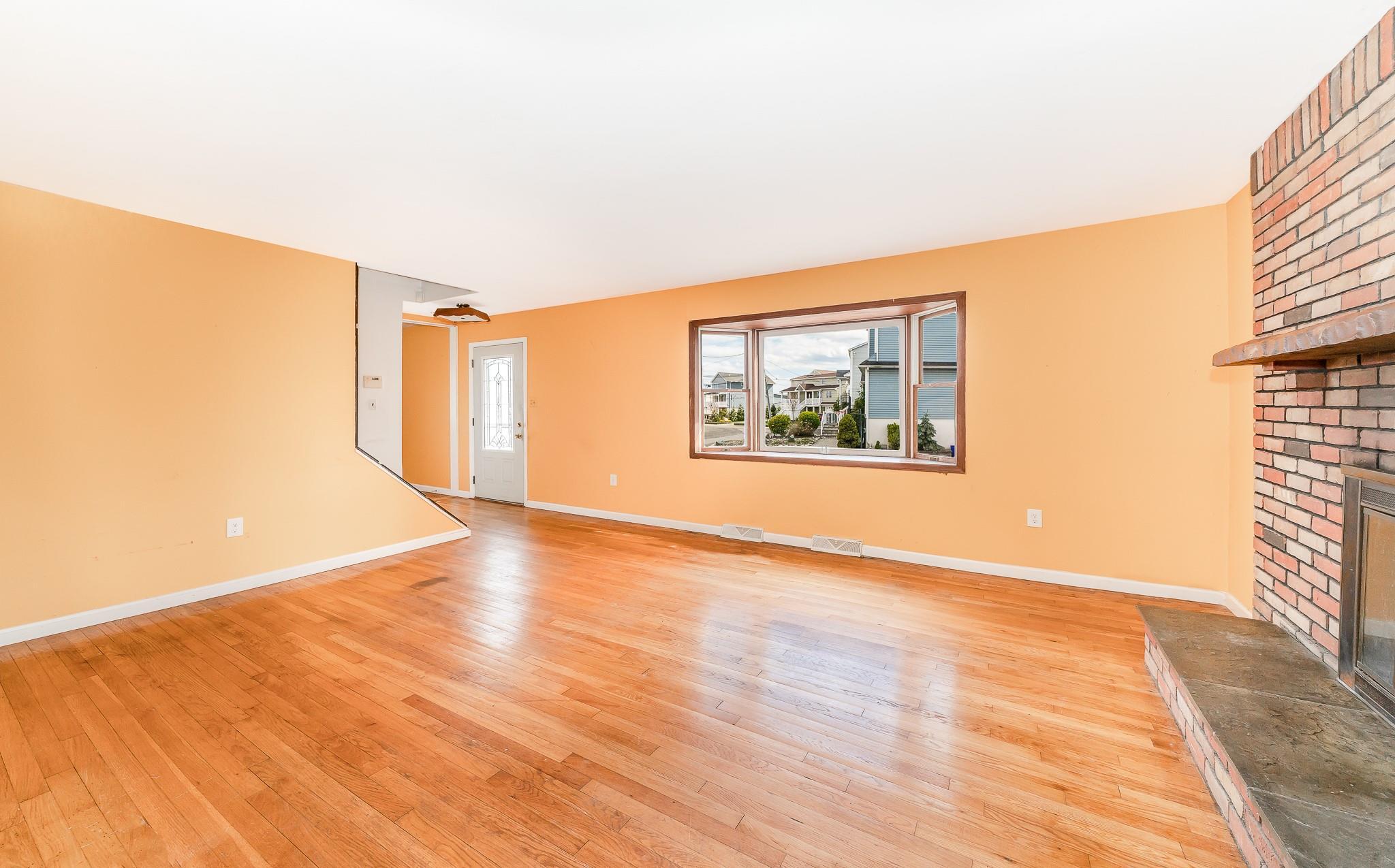 Single Family Mitchell  Suffolk County, NY 11702, MLS-850262-6