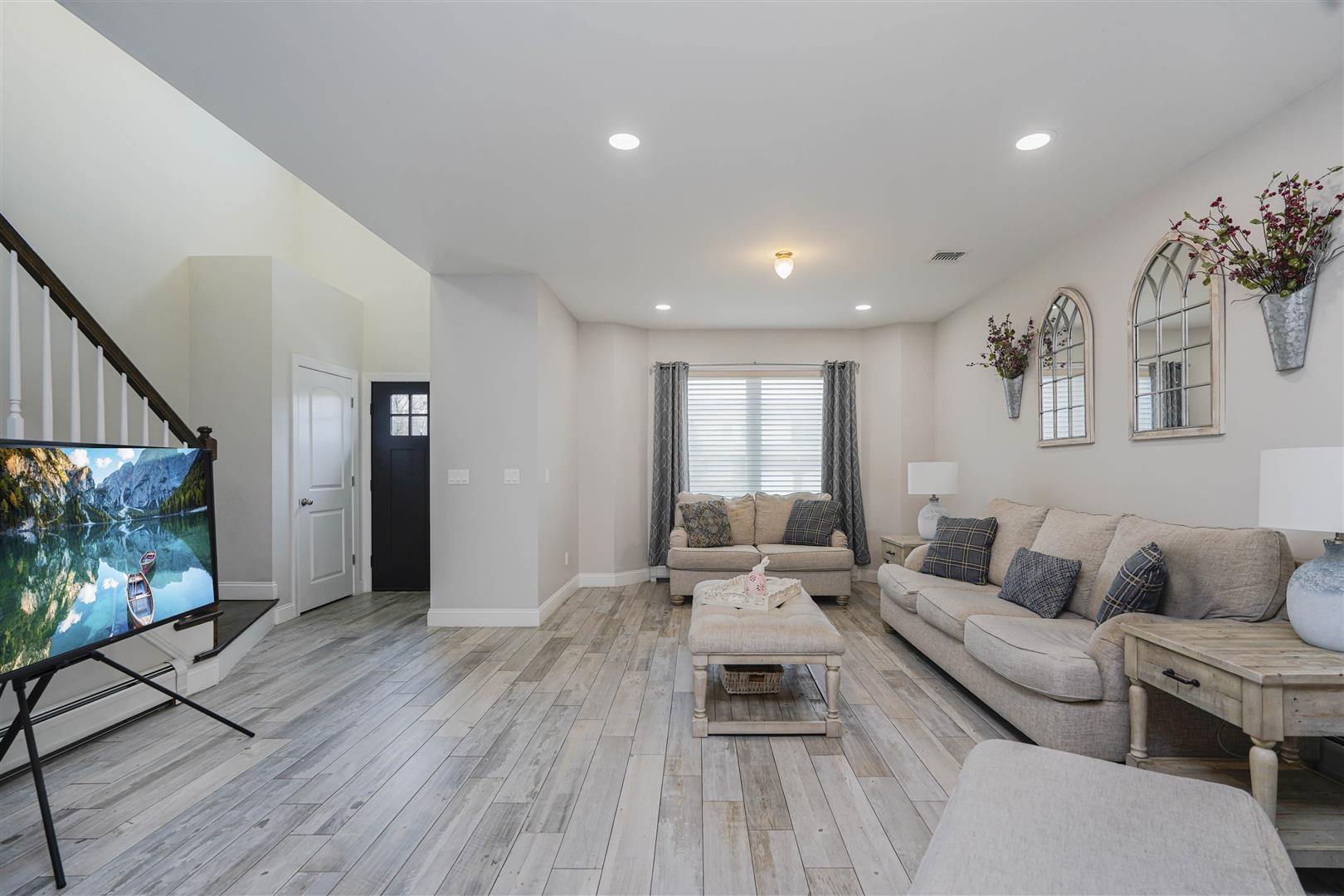 Single Family Darlington  Staten Island, NY 10309, MLS-850264-17