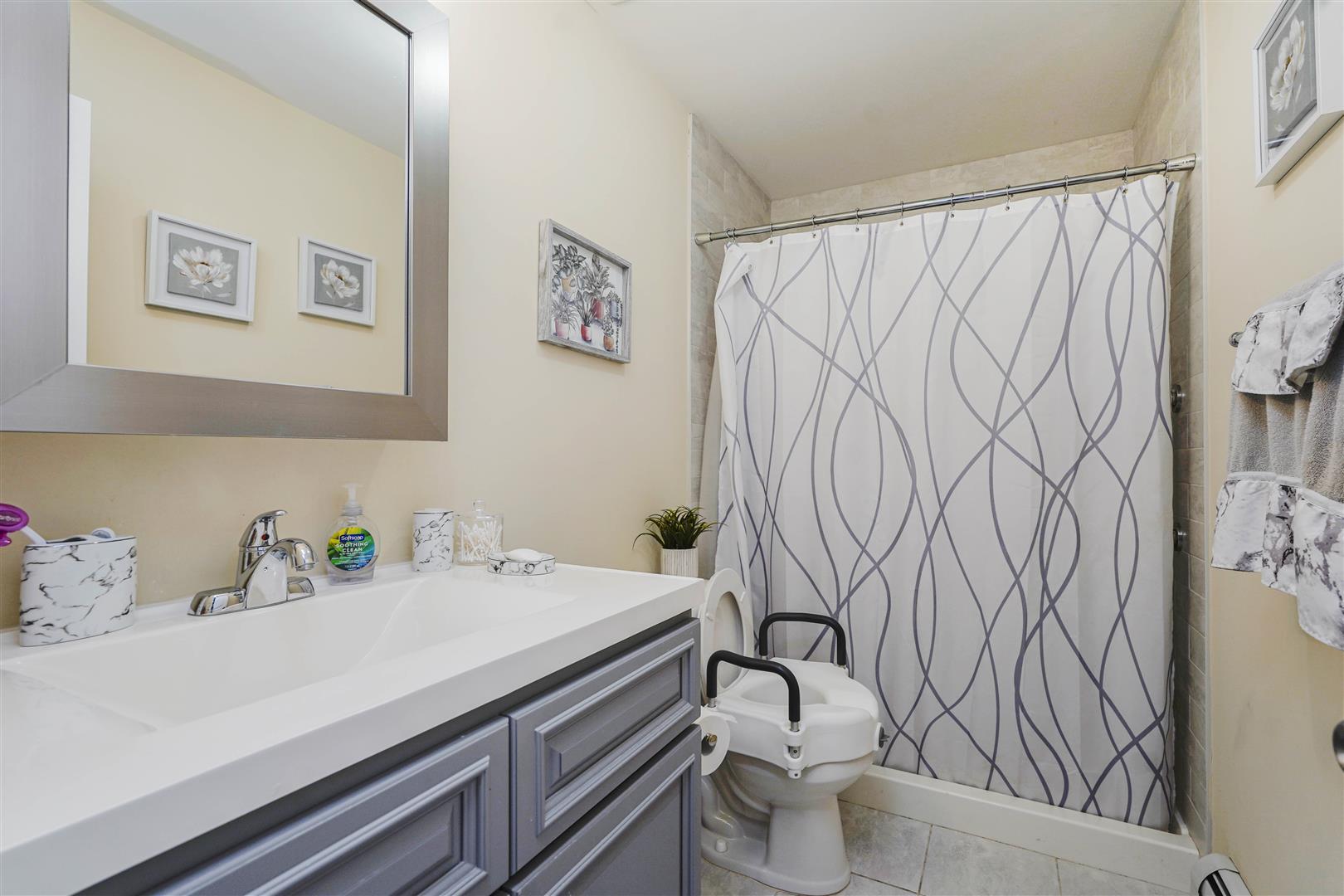 Single Family Darlington  Staten Island, NY 10309, MLS-850264-19