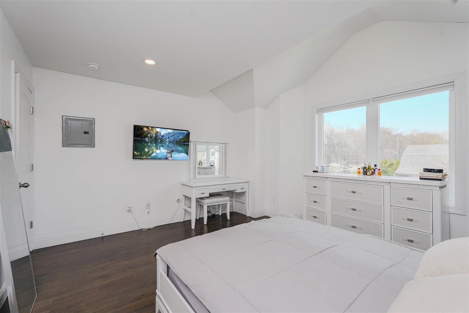 Single Family Darlington  Staten Island, NY 10309, MLS-850264-28