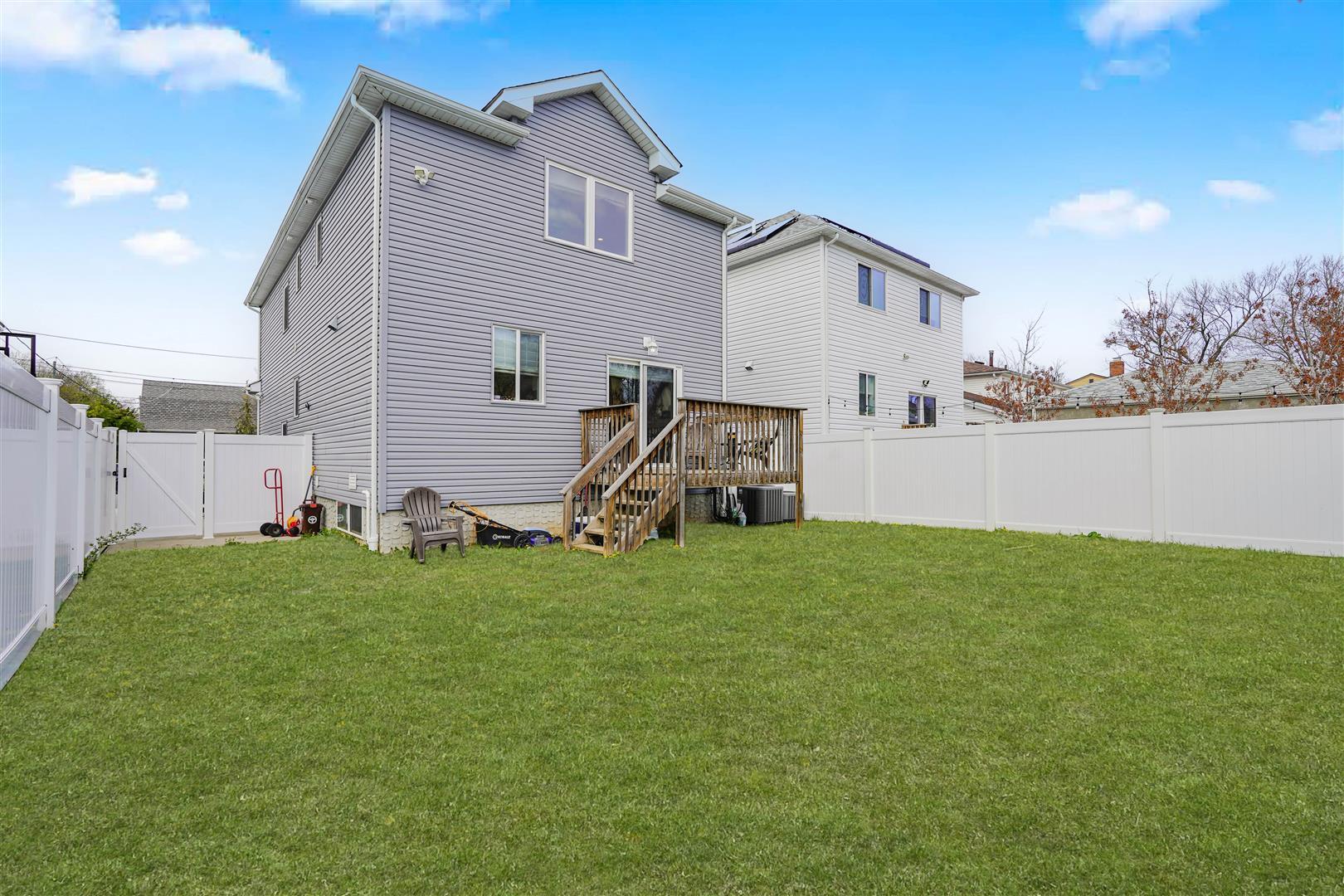 Single Family Darlington  Staten Island, NY 10309, MLS-850264-38