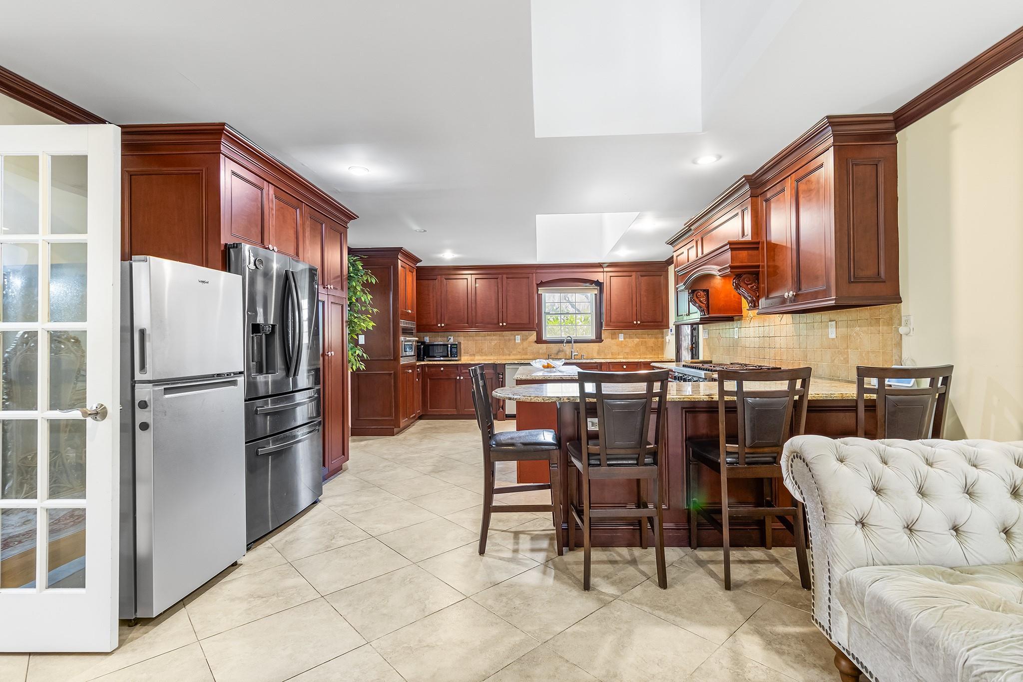 Single Family Roslyn  Nassau County, NY 11596, MLS-850268-10