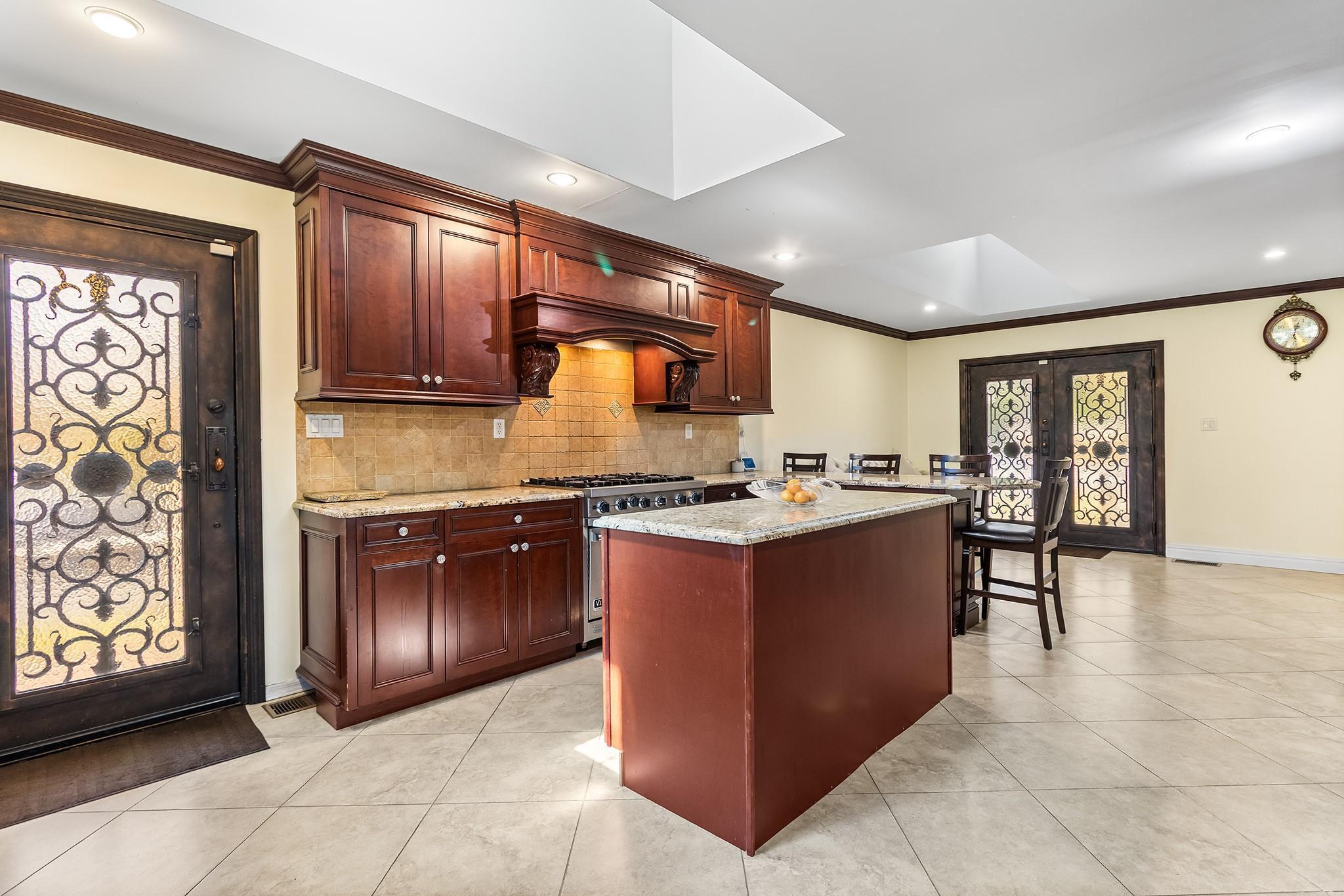 Single Family Roslyn  Nassau County, NY 11596, MLS-850268-11