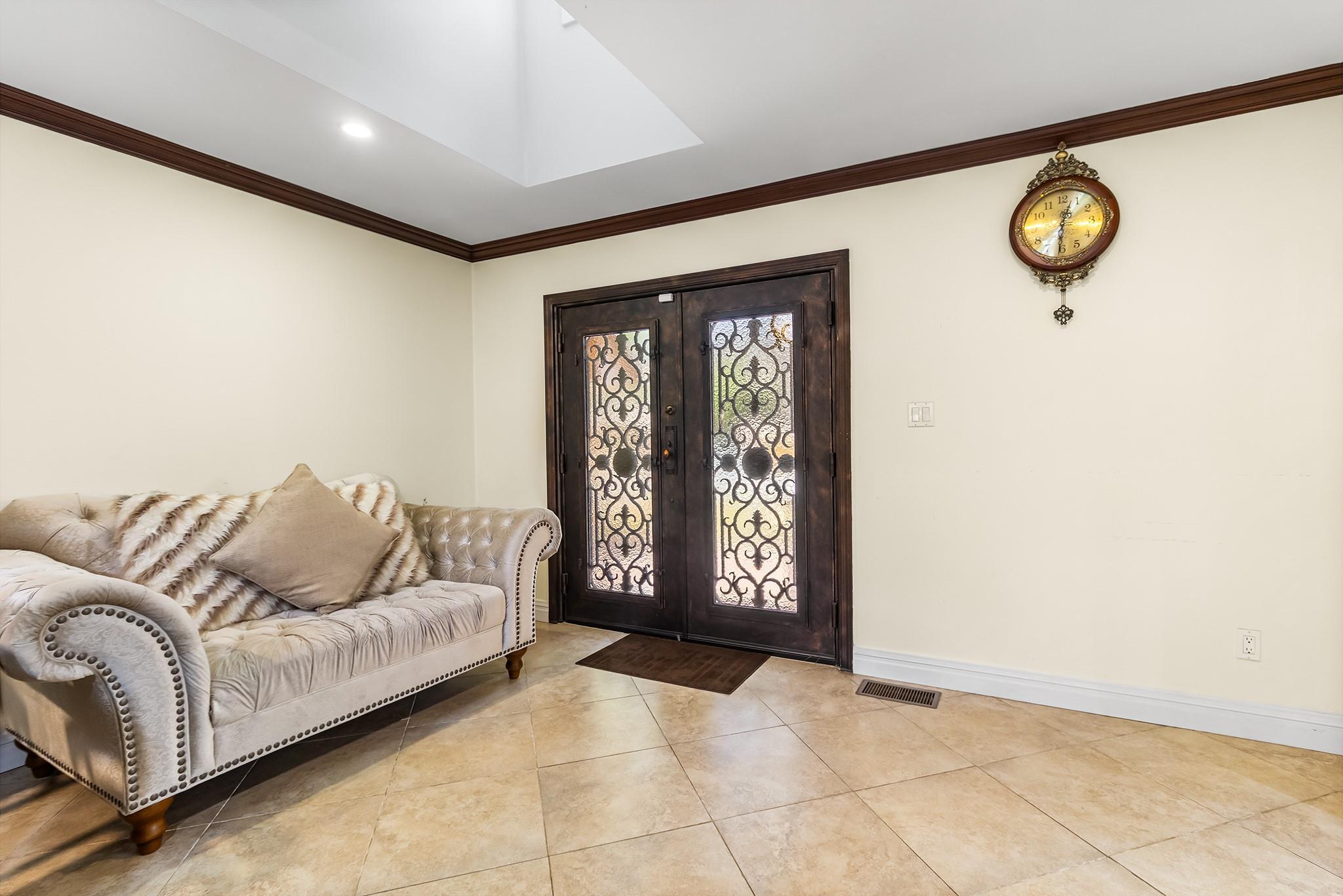Single Family Roslyn  Nassau County, NY 11596, MLS-850268-18