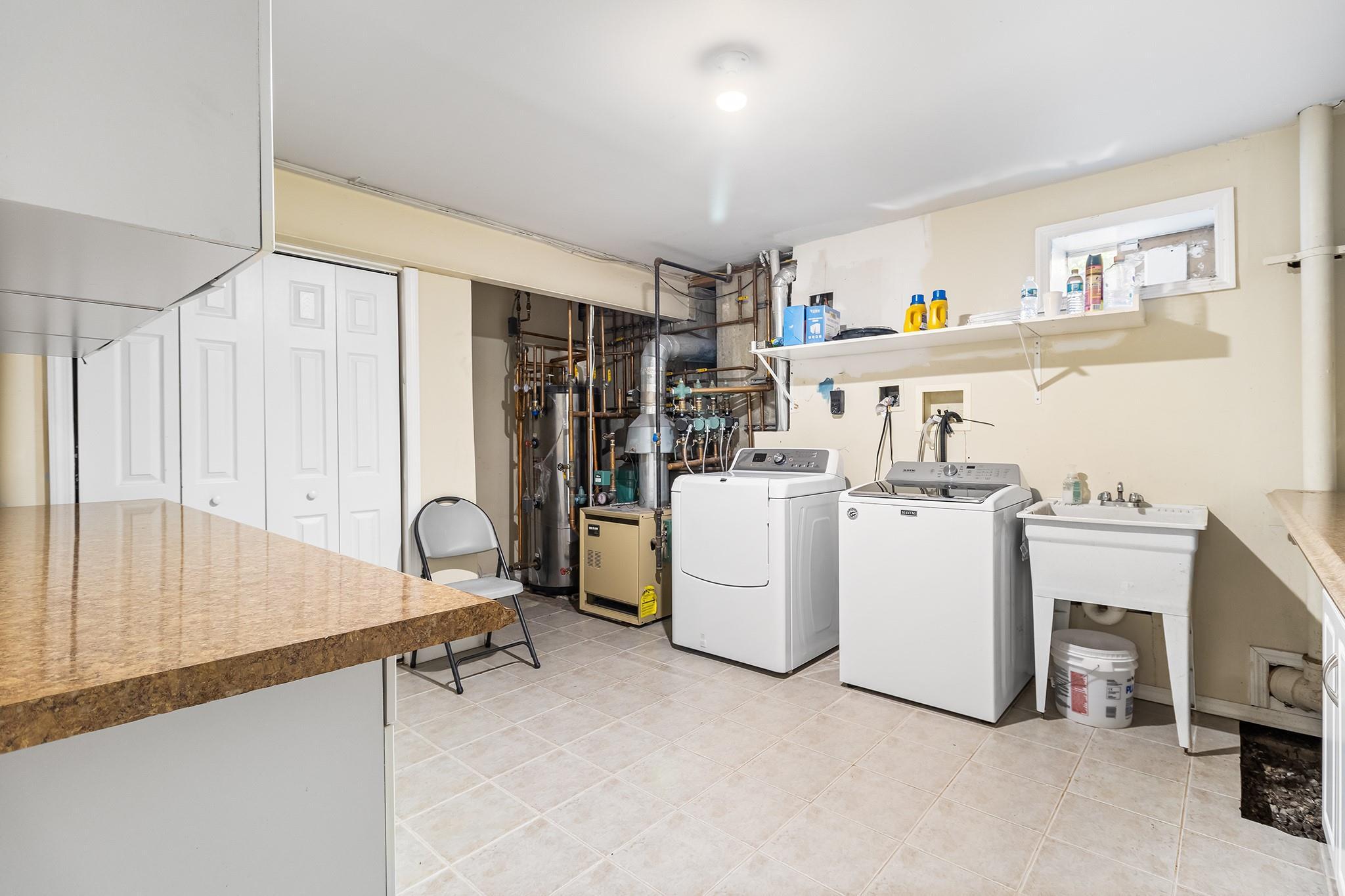 Single Family Roslyn  Nassau County, NY 11596, MLS-850268-32