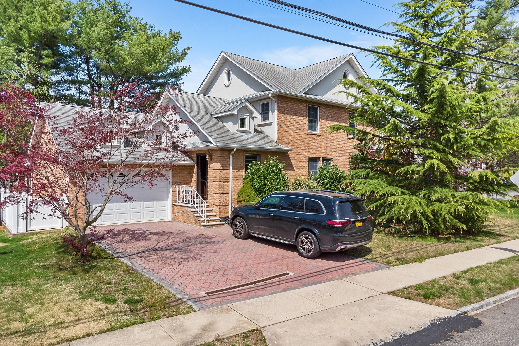 Single Family Roslyn  Nassau County, NY 11596, MLS-850268-33