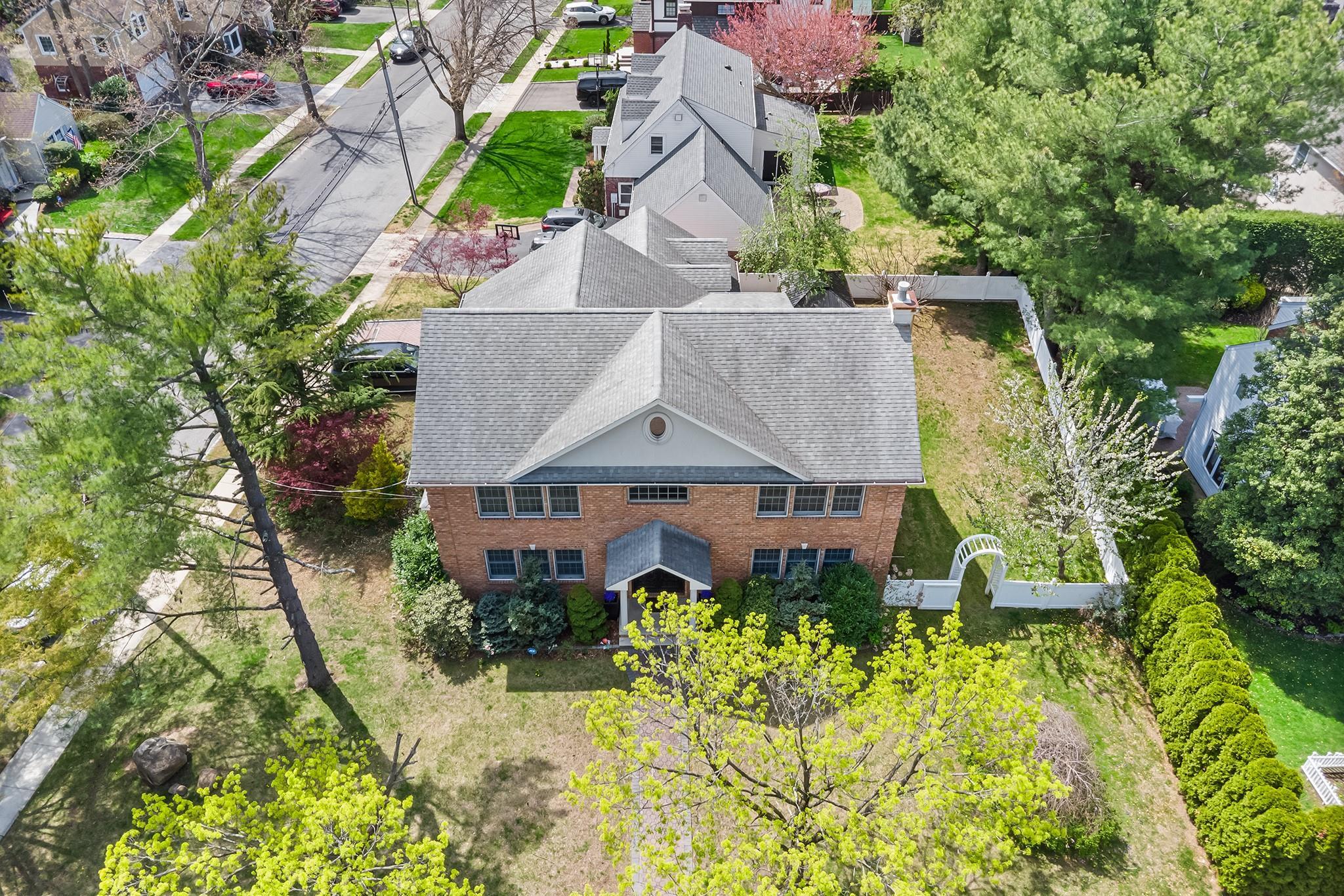 Single Family Roslyn  Nassau County, NY 11596, MLS-850268-36