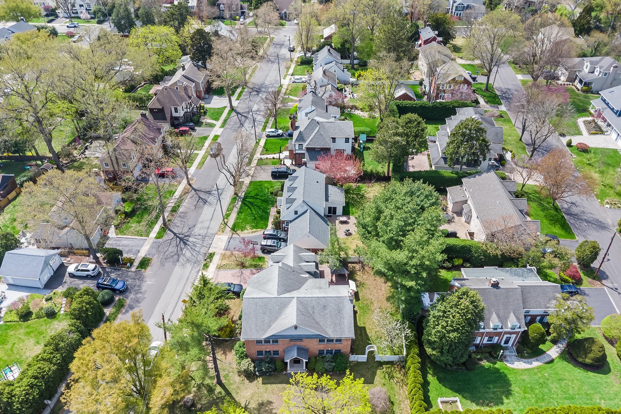 Single Family Roslyn  Nassau County, NY 11596, MLS-850268-37