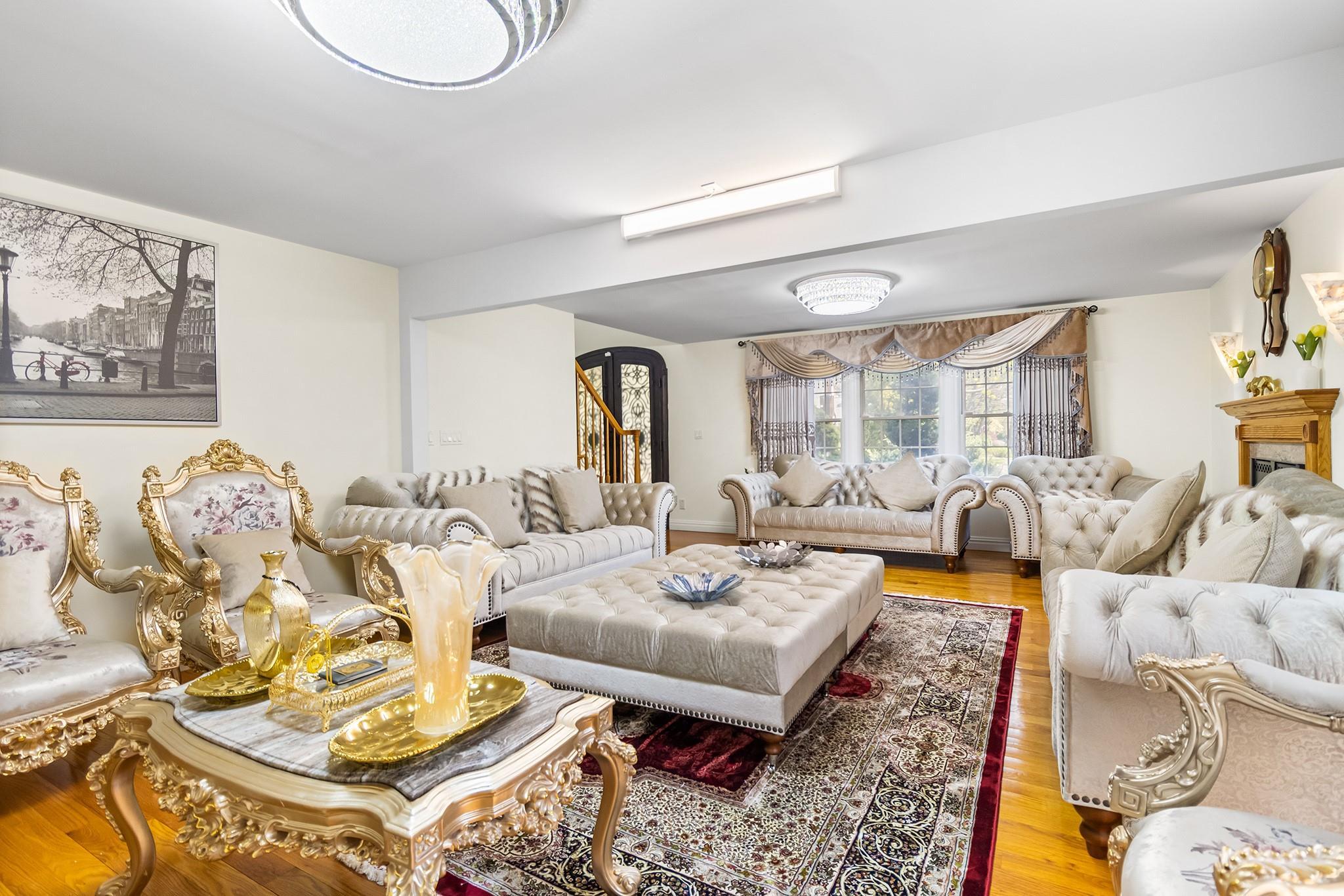 Single Family Roslyn  Nassau County, NY 11596, MLS-850268-4