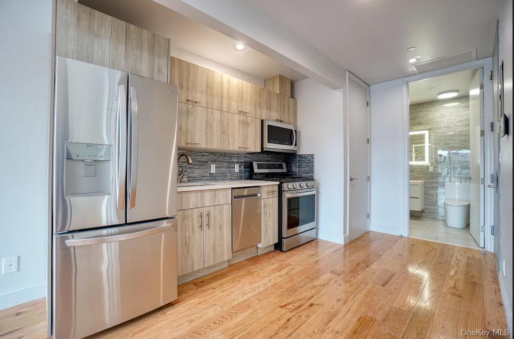 Condo 21 Street Queens, NY 11102, MLS-850270-2