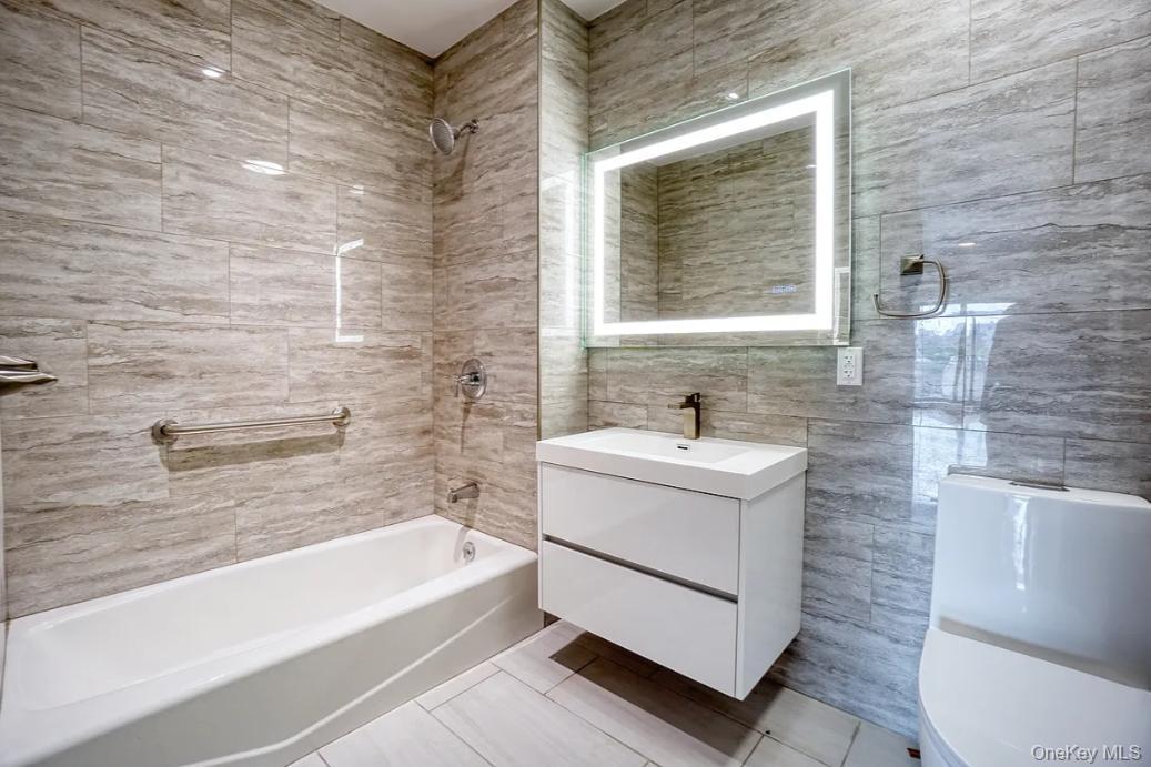 Condo 21 Street Queens, NY 11102, MLS-850270-3