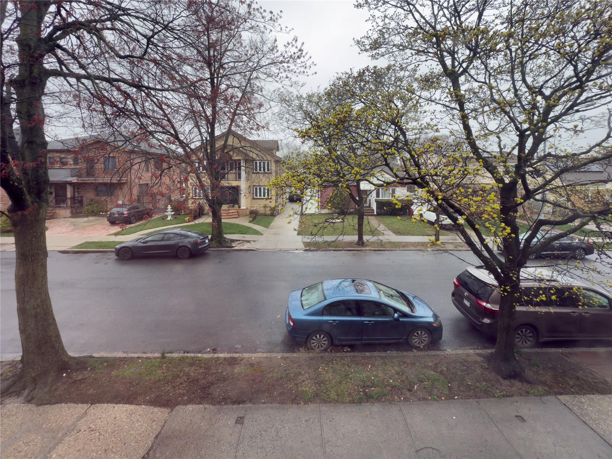 Single Family 251  Queens, NY 11426, MLS-850271-25