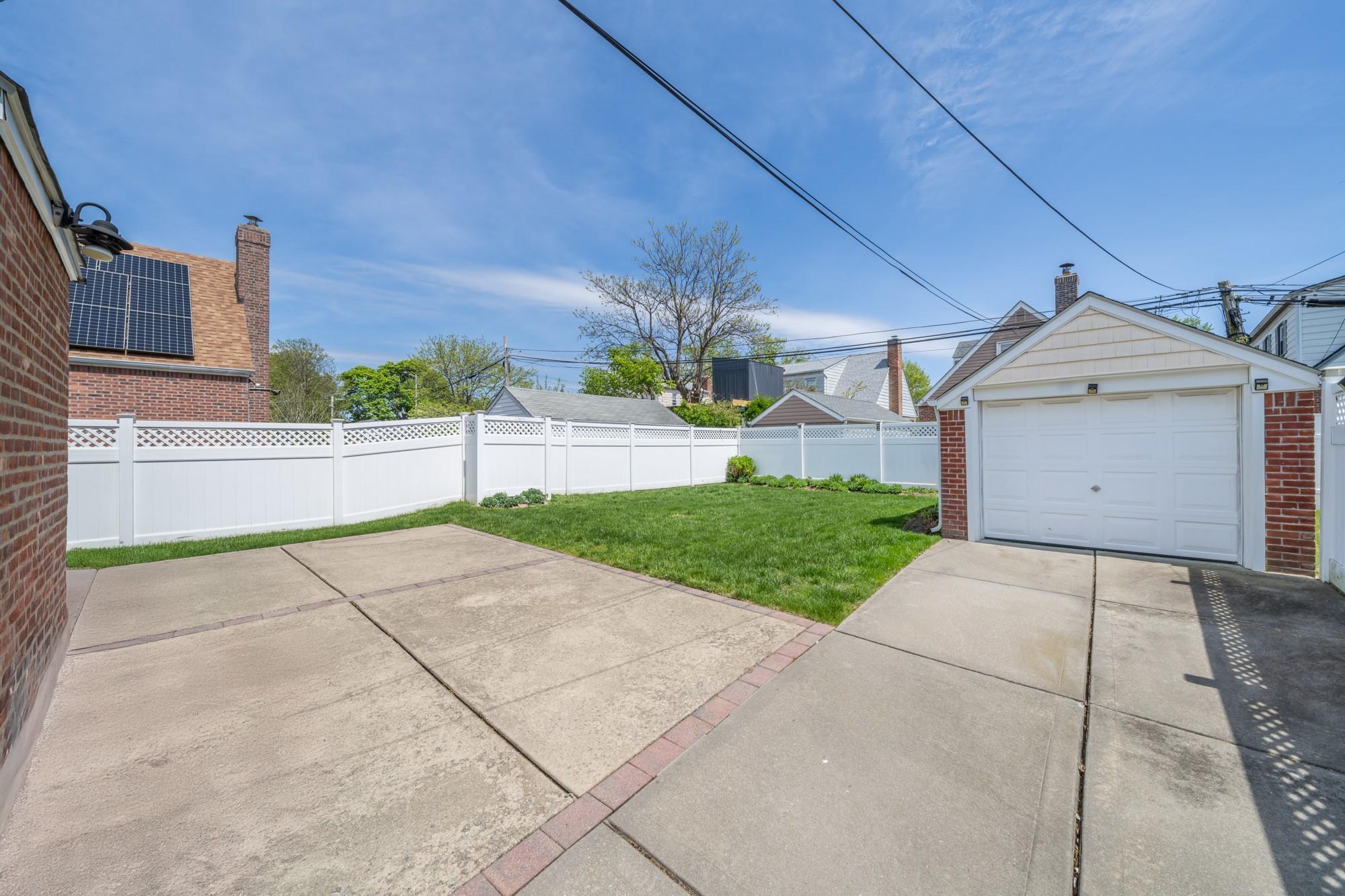 Single Family 230  Queens, NY 11411, MLS-850280-28
