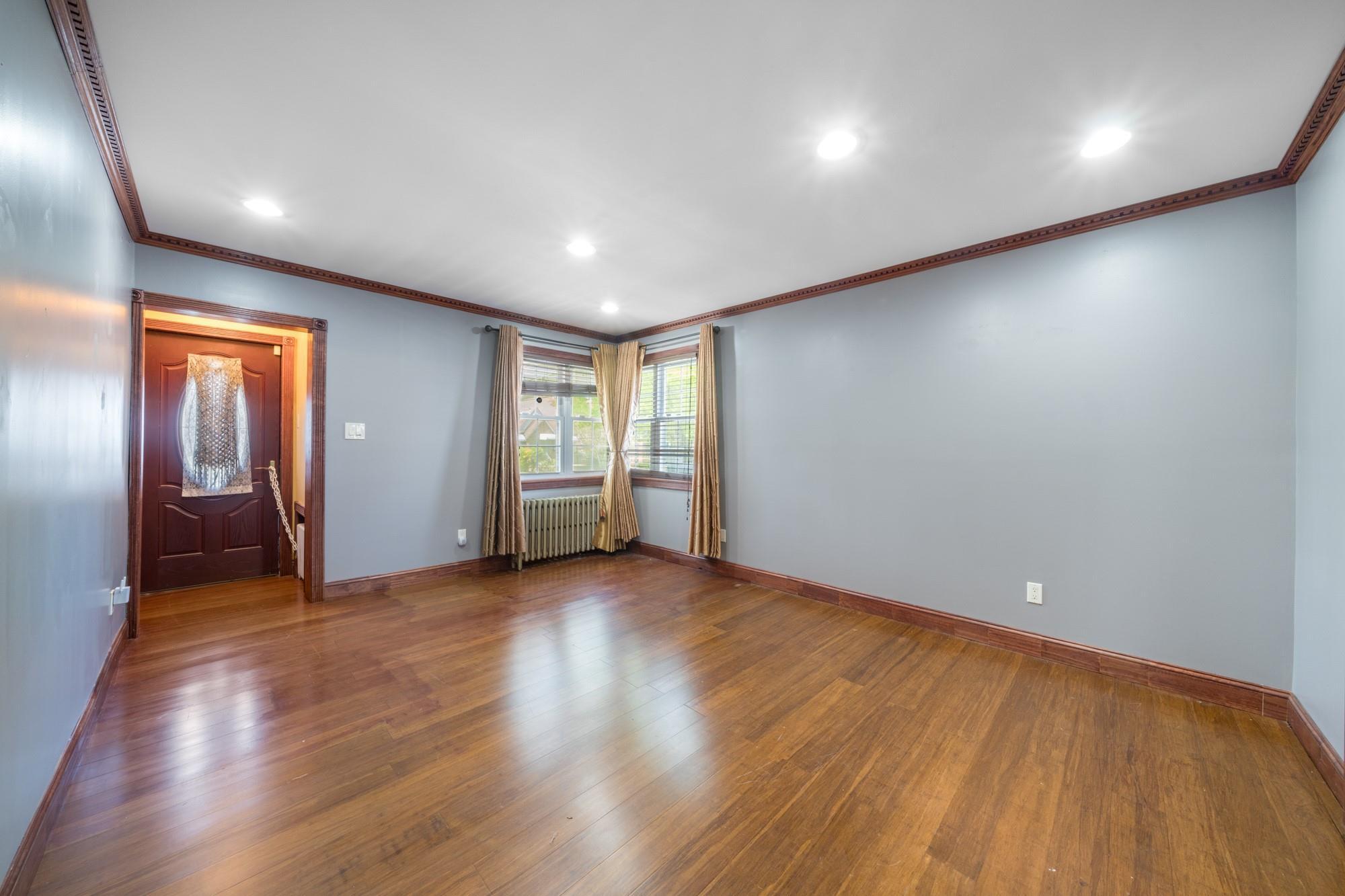 Single Family 230  Queens, NY 11411, MLS-850280-6