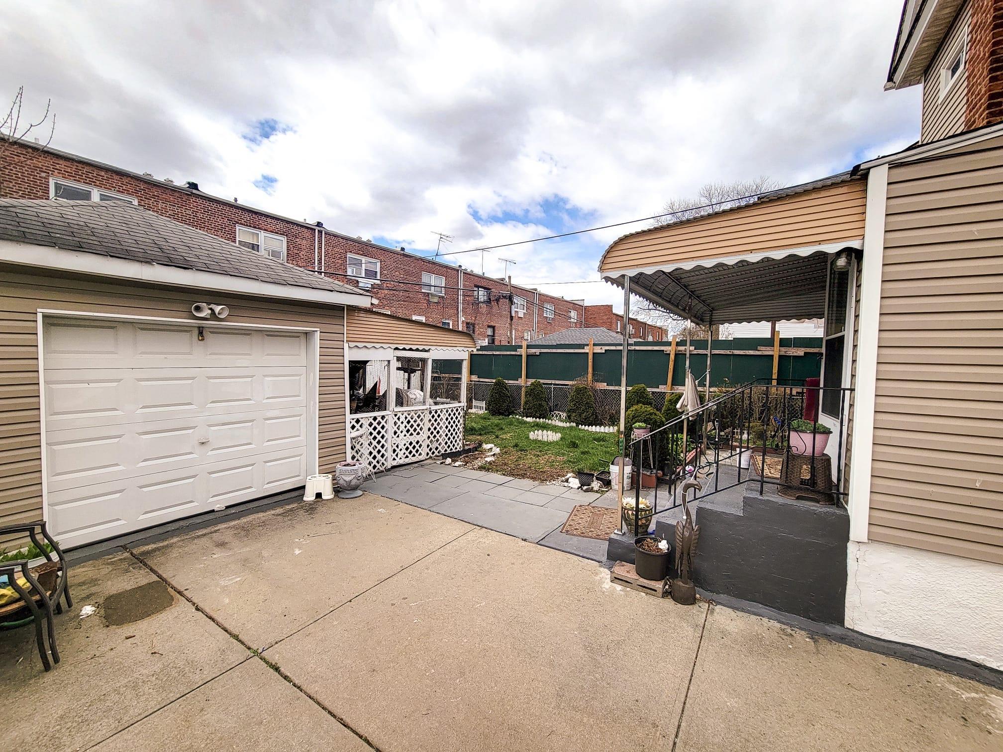 Single Family 100 Ave  Queens, NY 11429, MLS-850353-8