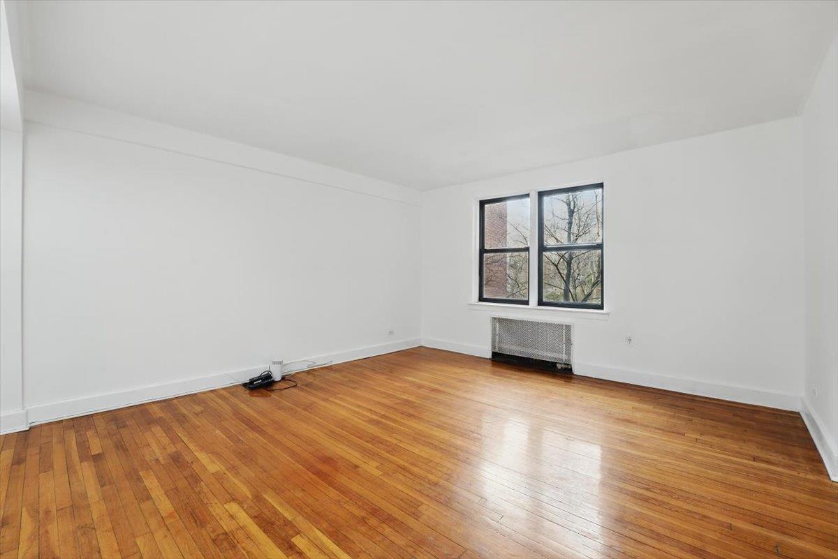 Coop Greystone  Bronx, NY 10463, MLS-850356-14