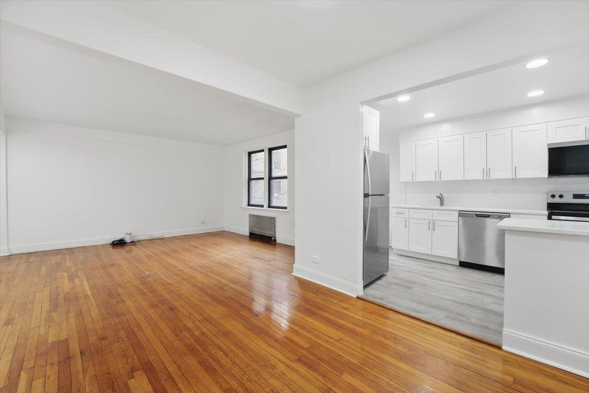 Coop Greystone  Bronx, NY 10463, MLS-850356-3