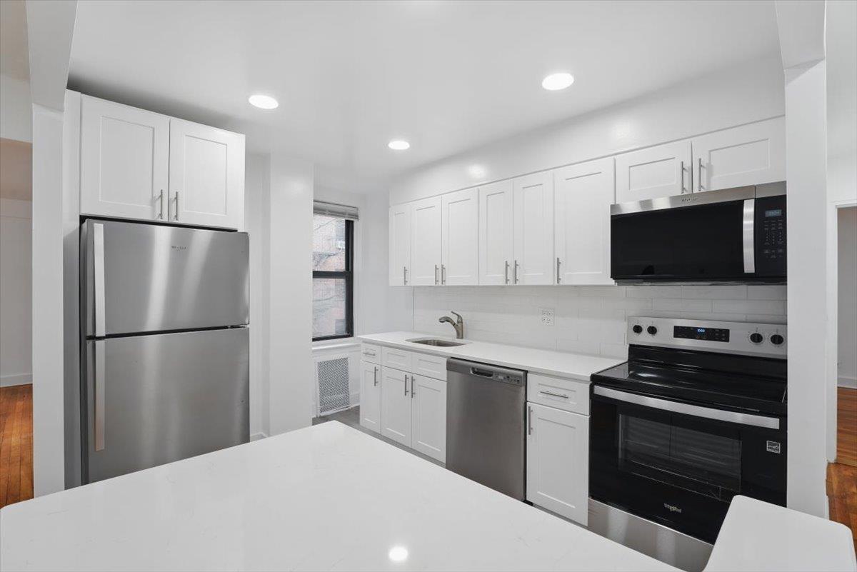 Coop Greystone  Bronx, NY 10463, MLS-850356-4