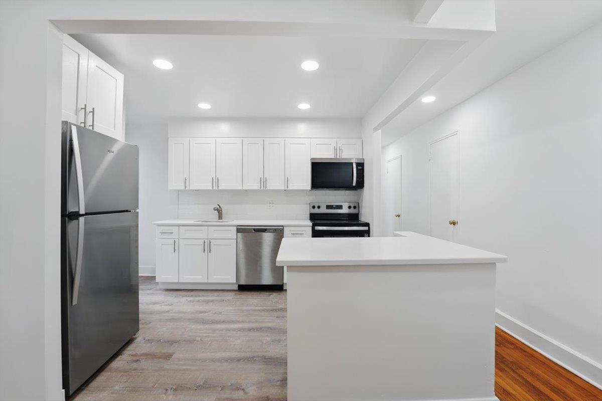 Coop Greystone  Bronx, NY 10463, MLS-850356-6