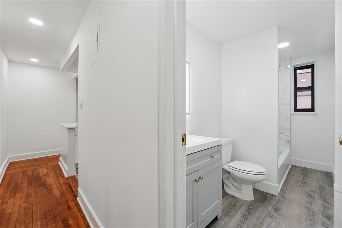 Coop Greystone  Bronx, NY 10463, MLS-850356-9