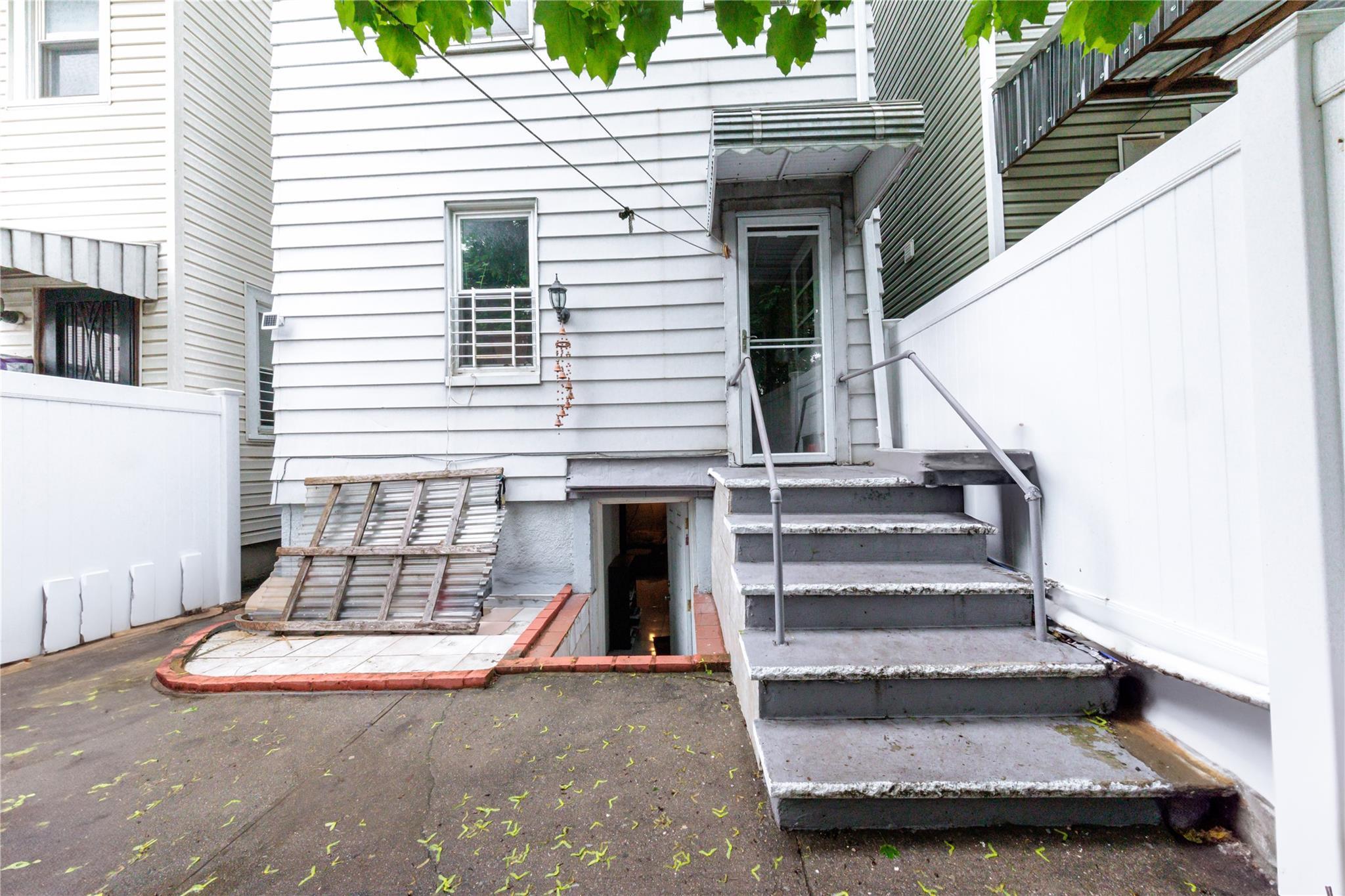 Single Family 80th  Queens, NY 11421, MLS-850388-34