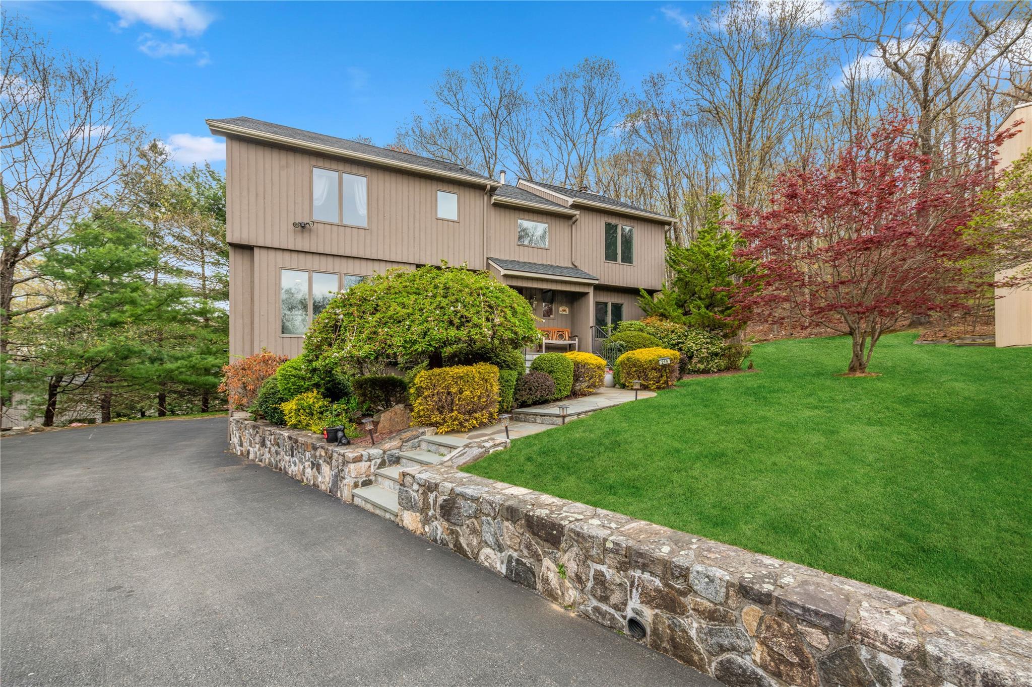 Single Family Briarwood  Westchester County, NY 10589, MLS-850392-27