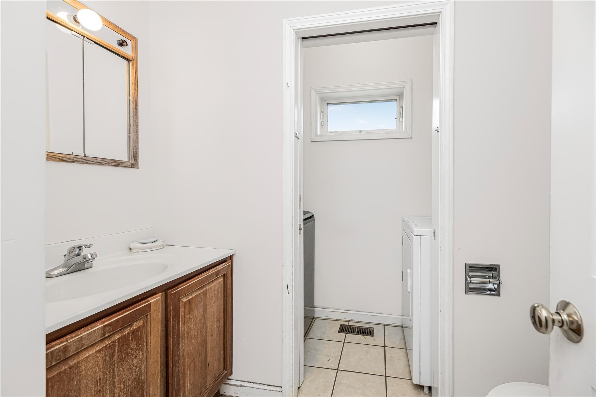 Single Family Melio Bettina  Dutchess County, NY 12508, MLS-850403-17