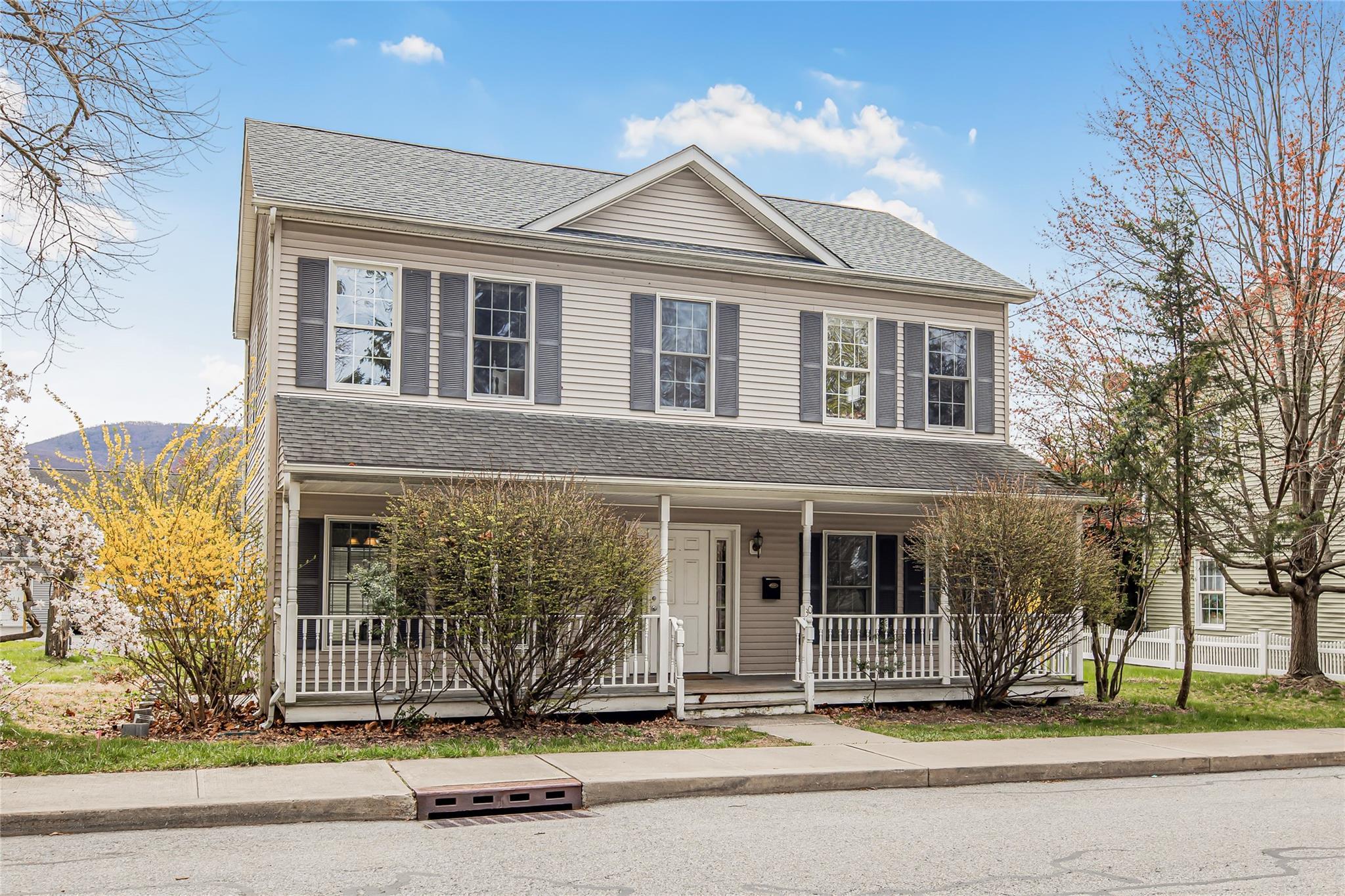 Single Family Melio Bettina  Dutchess County, NY 12508, MLS-850403-28