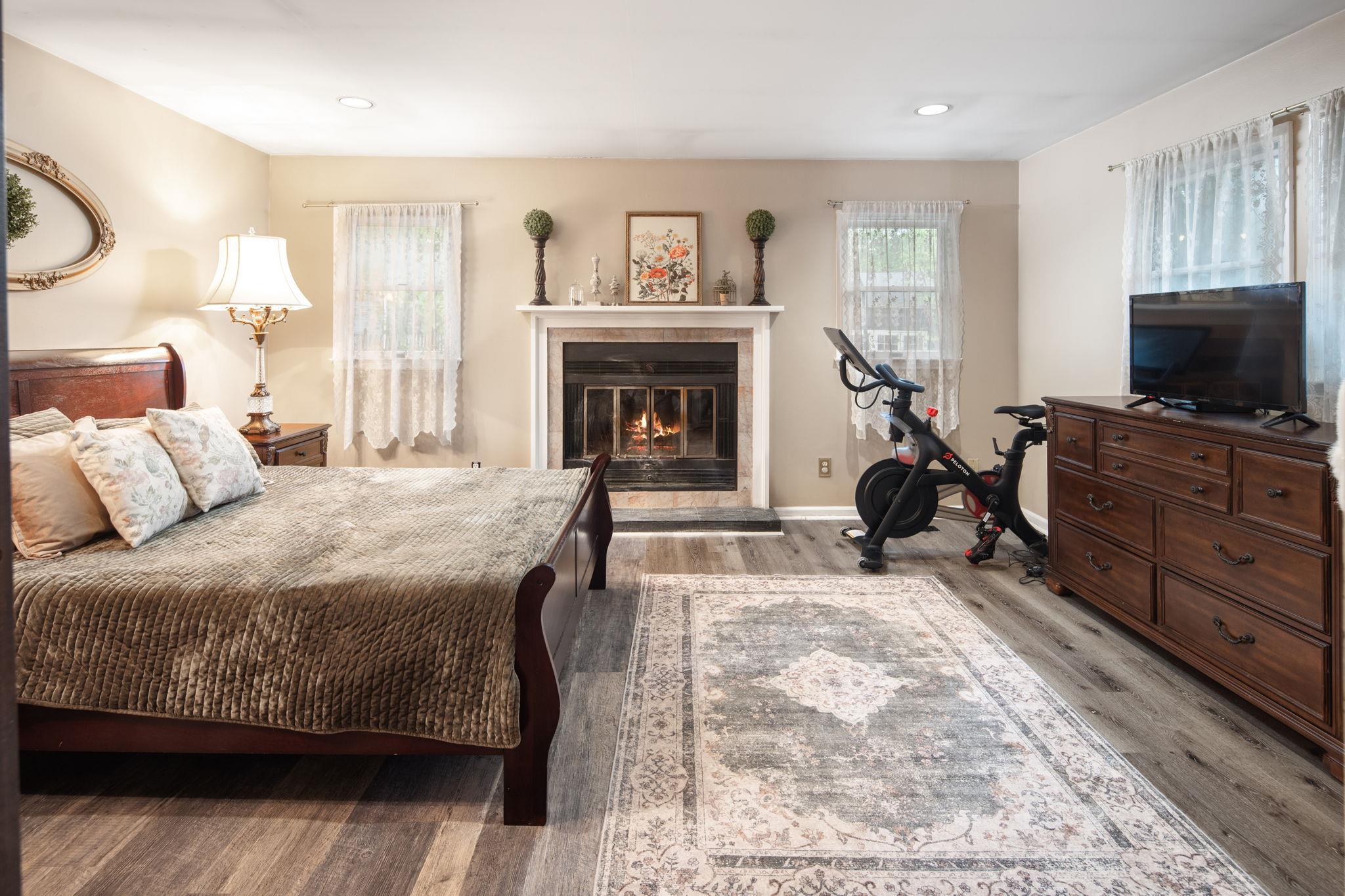 Single Family Brookville  Westchester County, NY 10562, MLS-850423-18