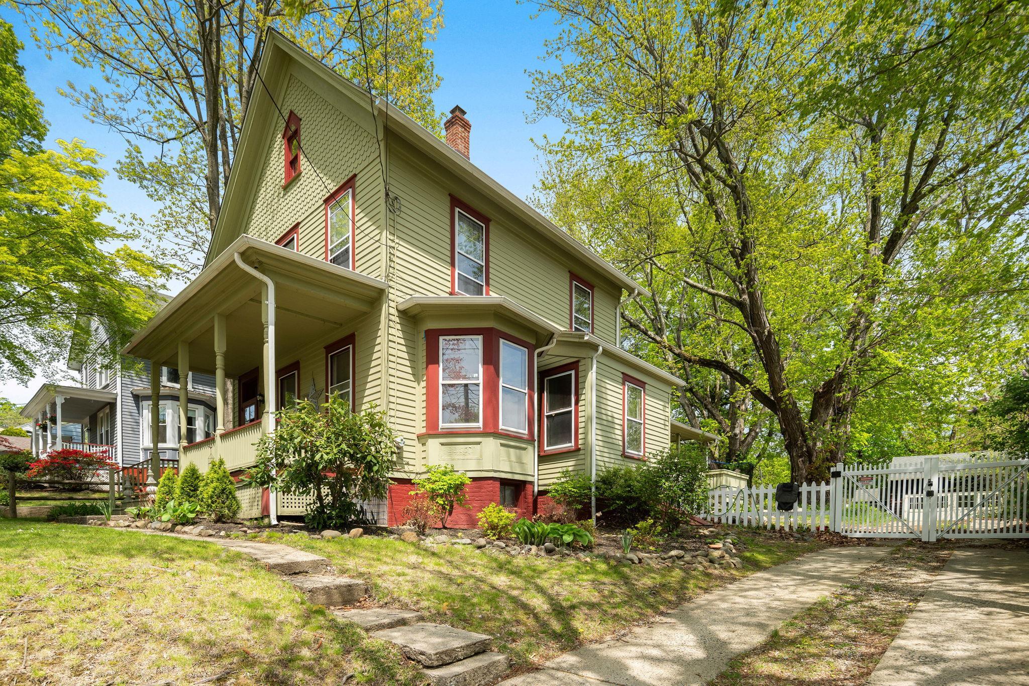 Single Family Brookville  Westchester County, NY 10562, MLS-850423-2