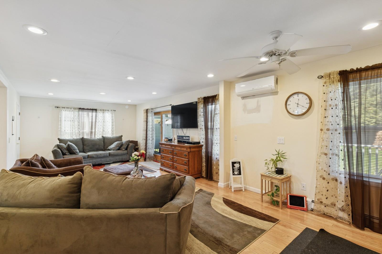 Single Family Norris Ln  Suffolk County, NY 11932, MLS-850424-15