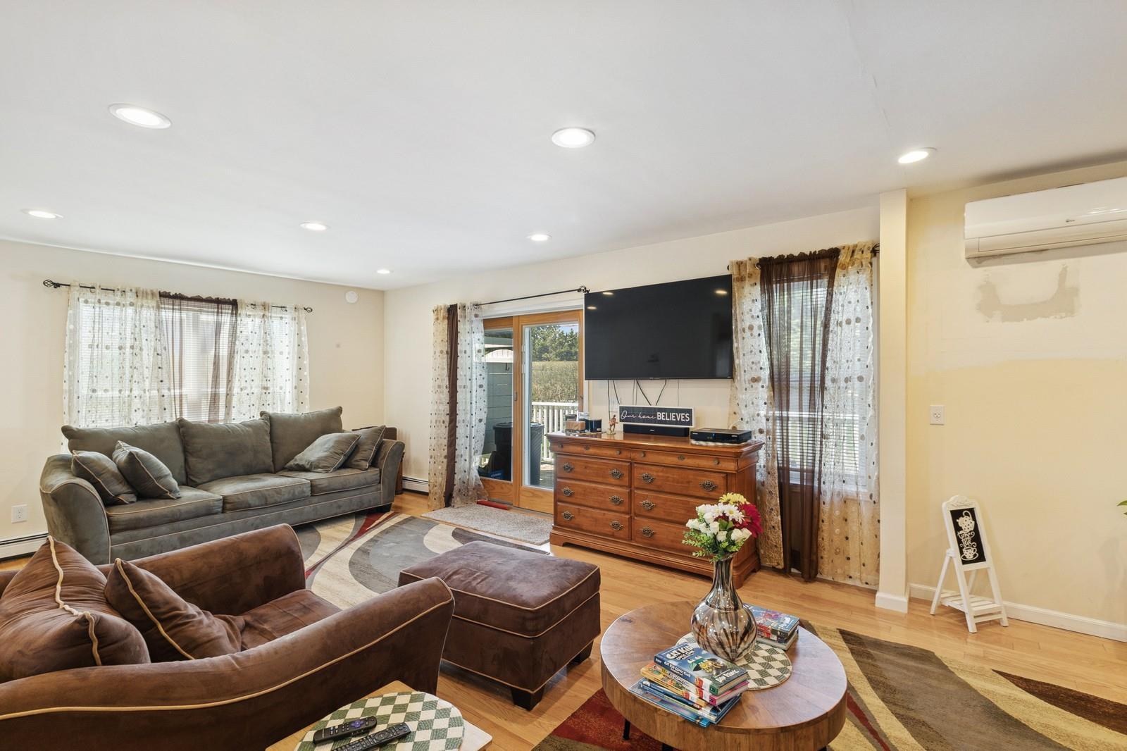 Single Family Norris Ln  Suffolk County, NY 11932, MLS-850424-16