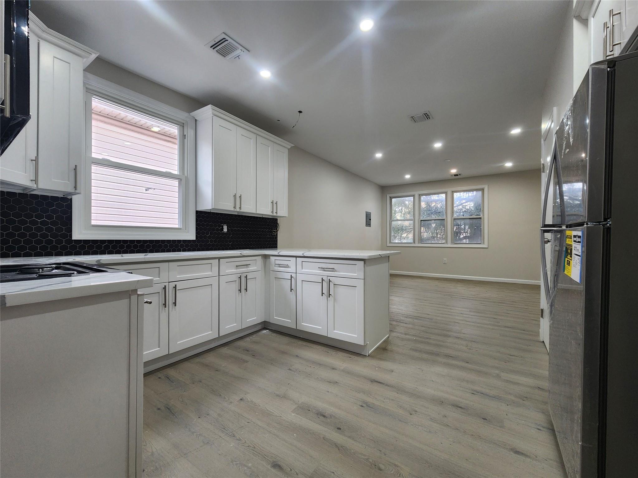 Single Family Wayne Street  Staten Island, NY 10310, MLS-850437-17