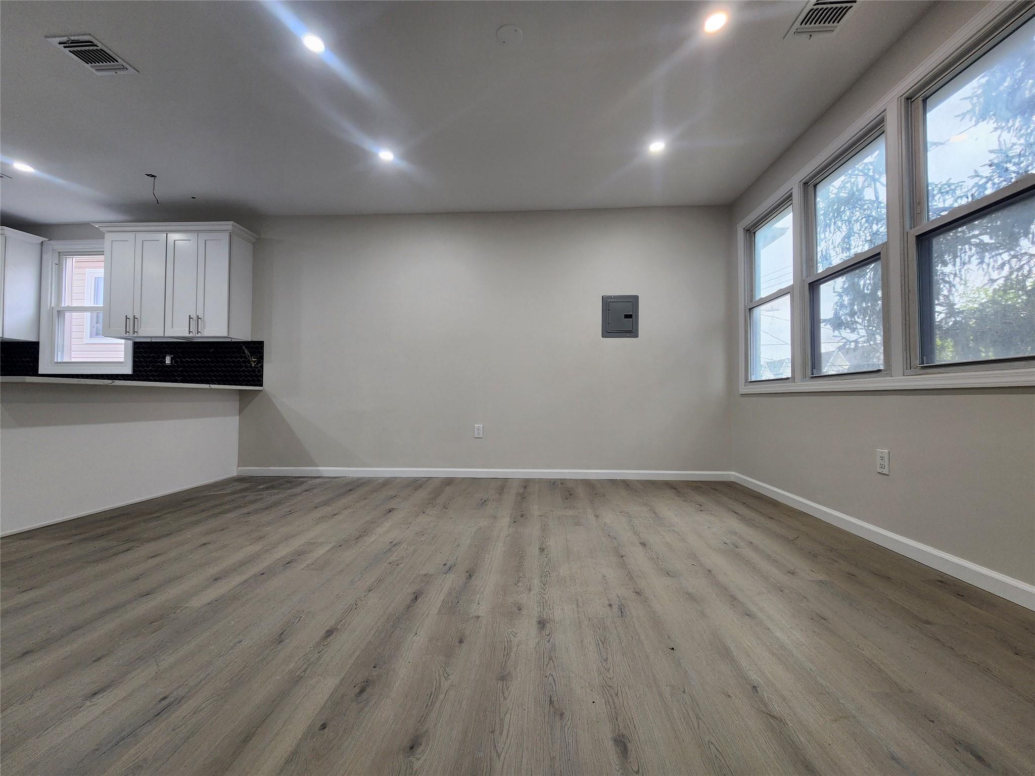 Single Family Wayne Street  Staten Island, NY 10310, MLS-850437-21