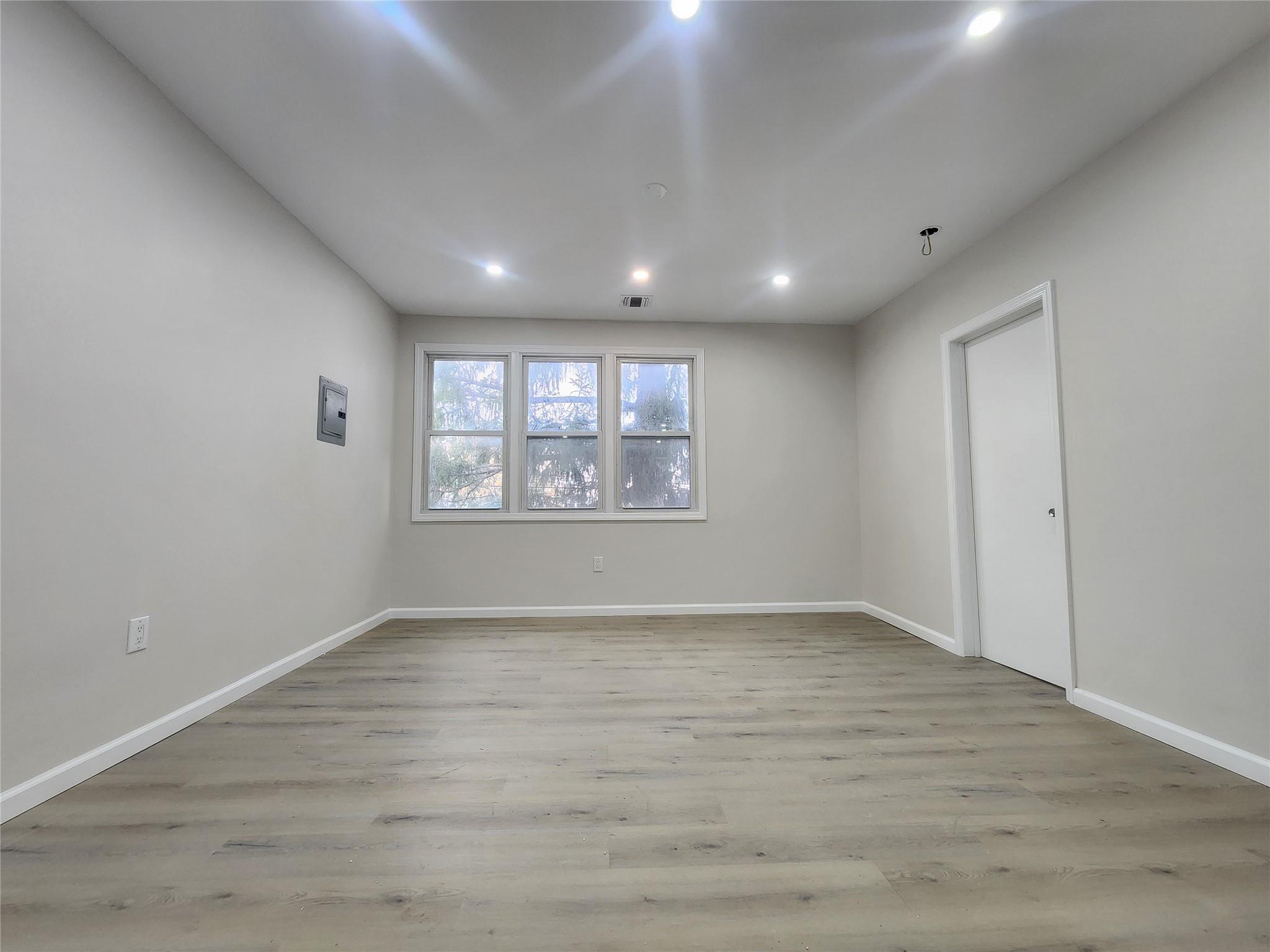 Single Family Wayne Street  Staten Island, NY 10310, MLS-850437-22