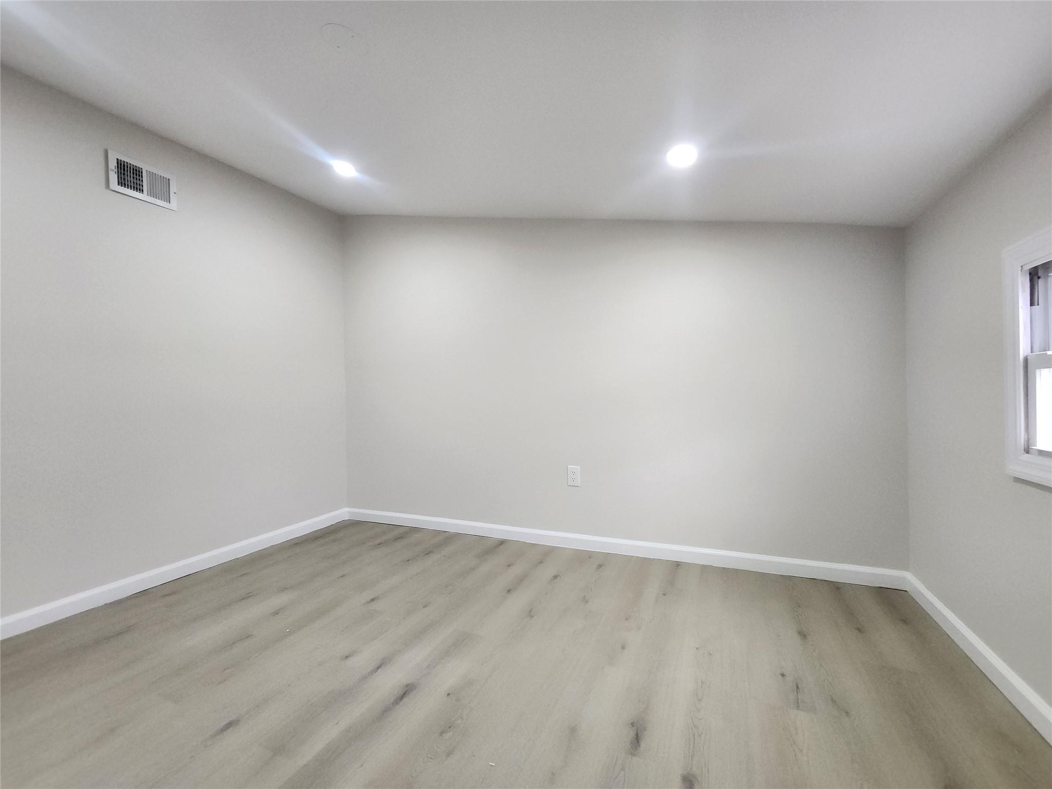 Single Family Wayne Street  Staten Island, NY 10310, MLS-850437-31
