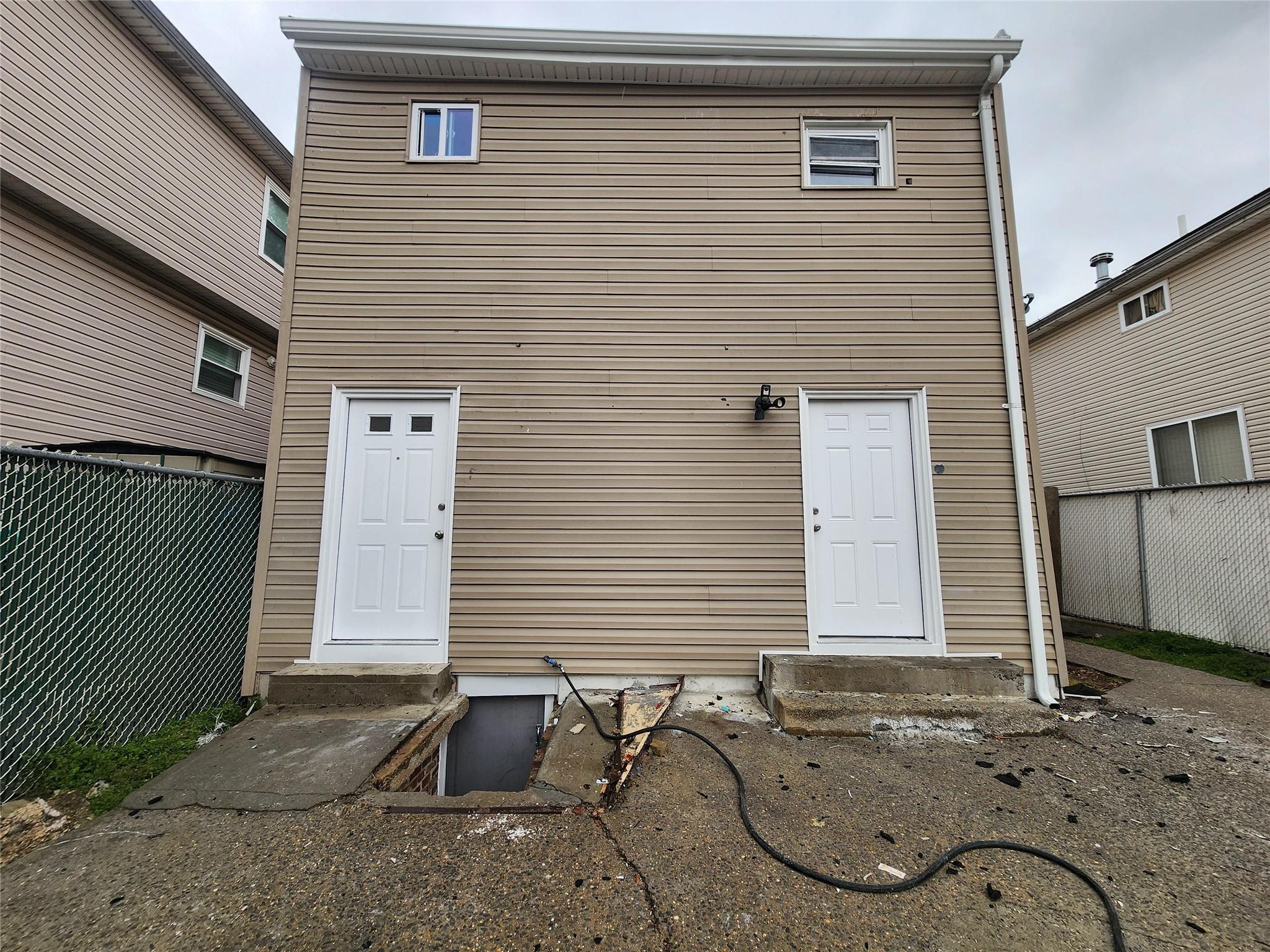 Single Family Wayne Street  Staten Island, NY 10310, MLS-850437-40