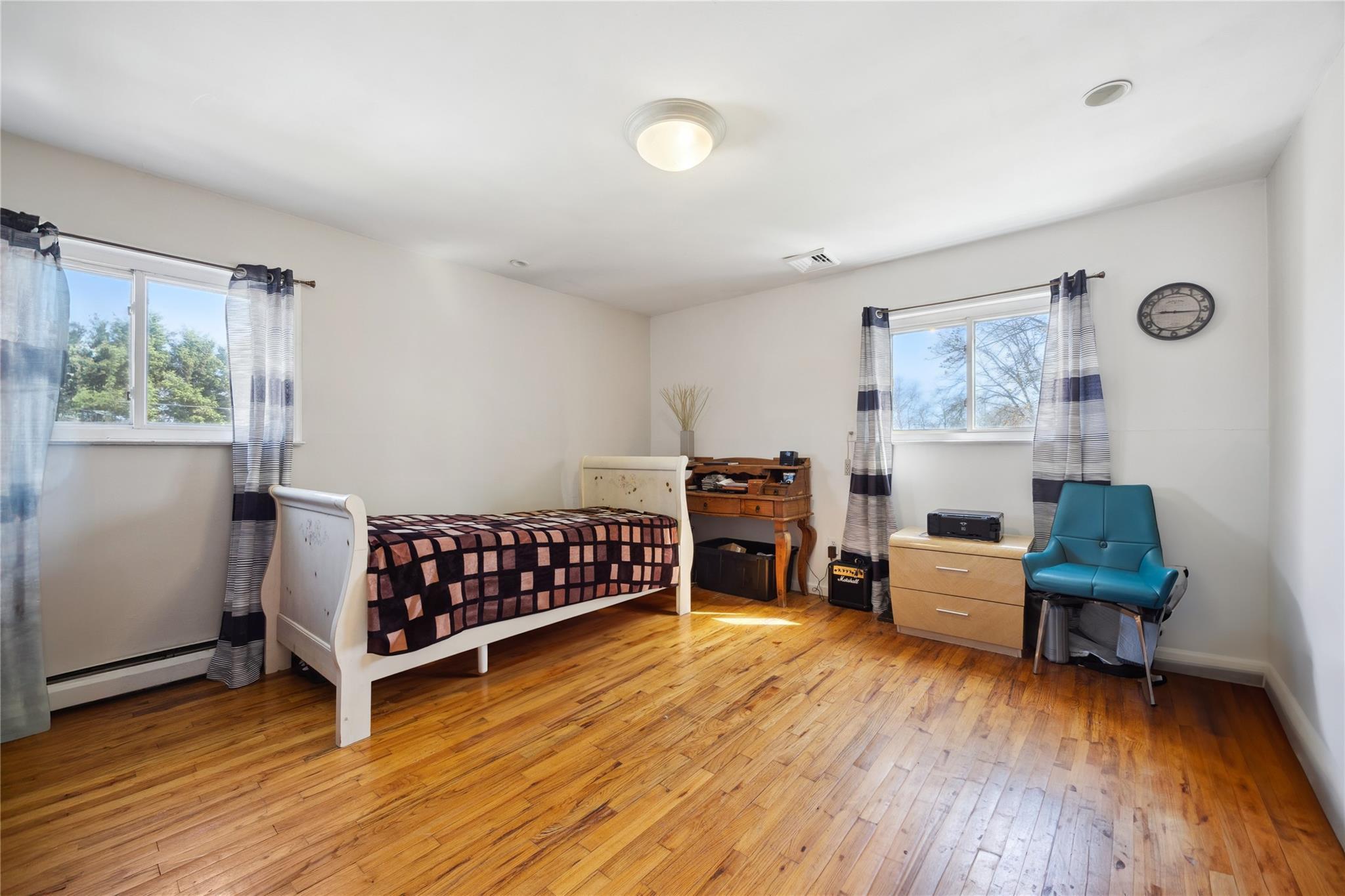 Single Family S Seamans Neck  Nassau County, NY 11783, MLS-850441-20
