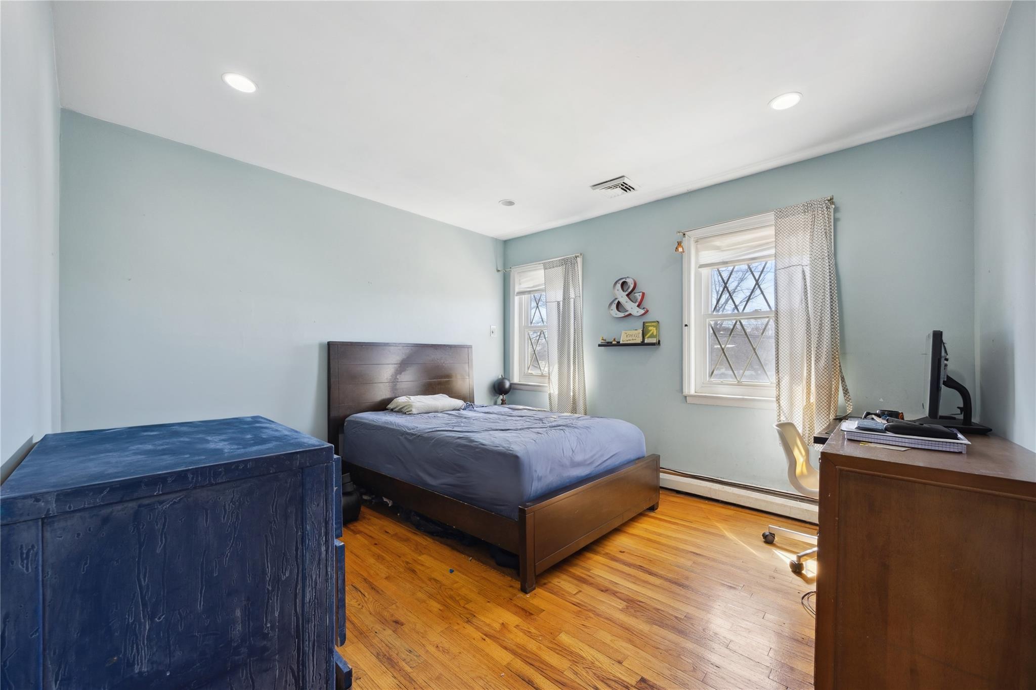 Single Family S Seamans Neck  Nassau County, NY 11783, MLS-850441-21