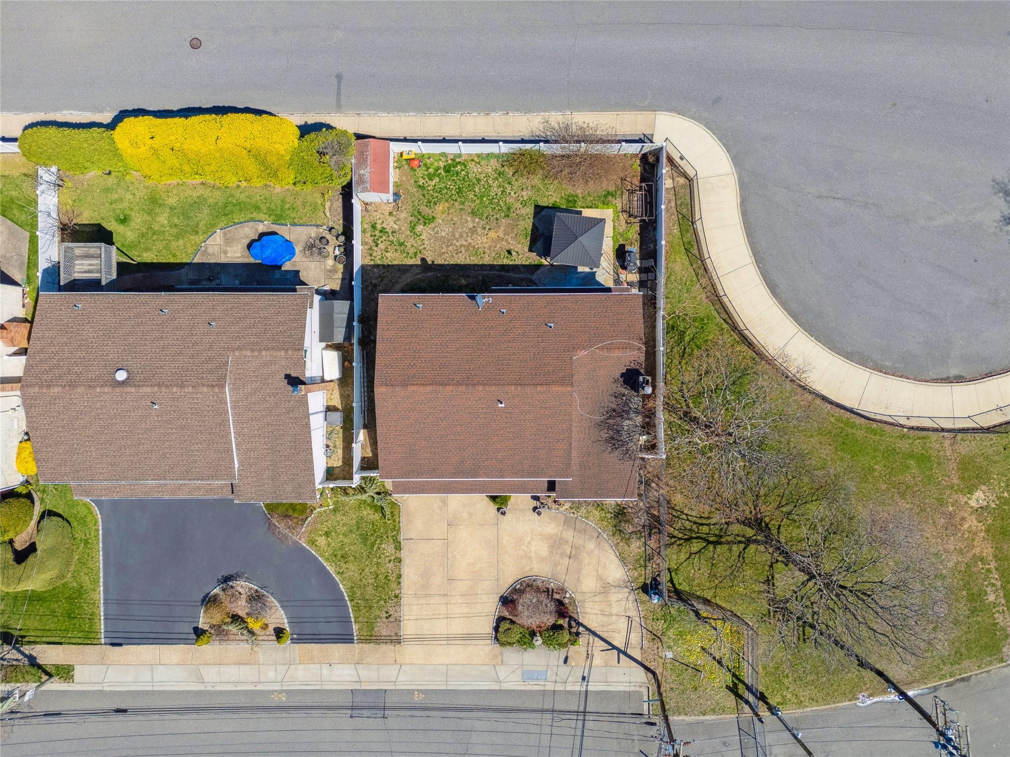 Single Family S Seamans Neck  Nassau County, NY 11783, MLS-850441-25