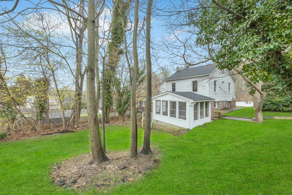 Single Family Walnut  Suffolk County, NY 11754, MLS-850456-24
