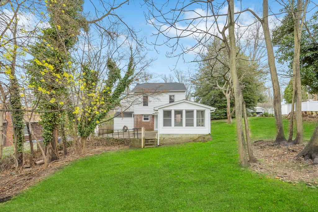 Single Family Walnut  Suffolk County, NY 11754, MLS-850456-25