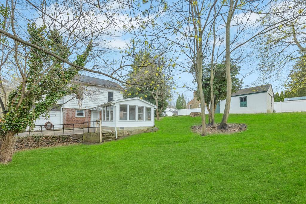 Single Family Walnut  Suffolk County, NY 11754, MLS-850456-26