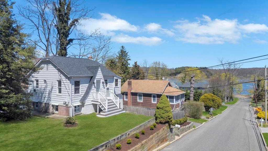 Single Family Walnut  Suffolk County, NY 11754, MLS-850456-4