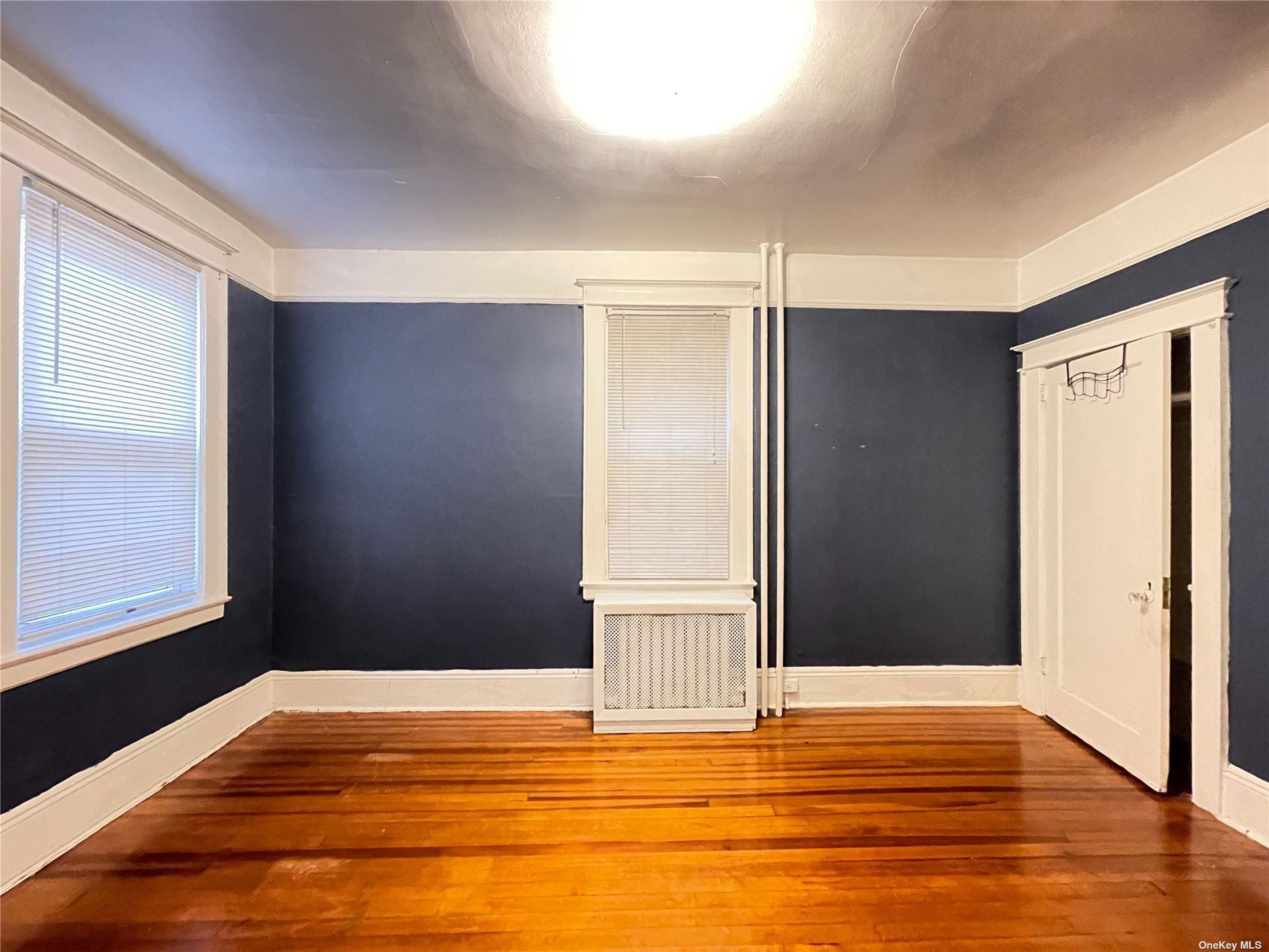 Apartment Grand  Queens, NY 11378, MLS-850496-2