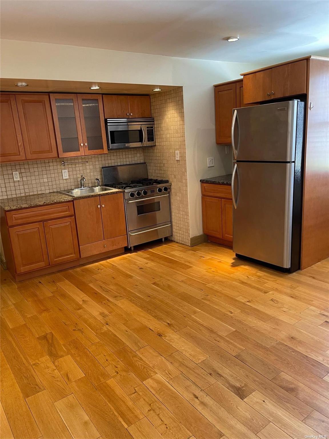 Coop 205 St  Queens, NY 11361, MLS-850519-2