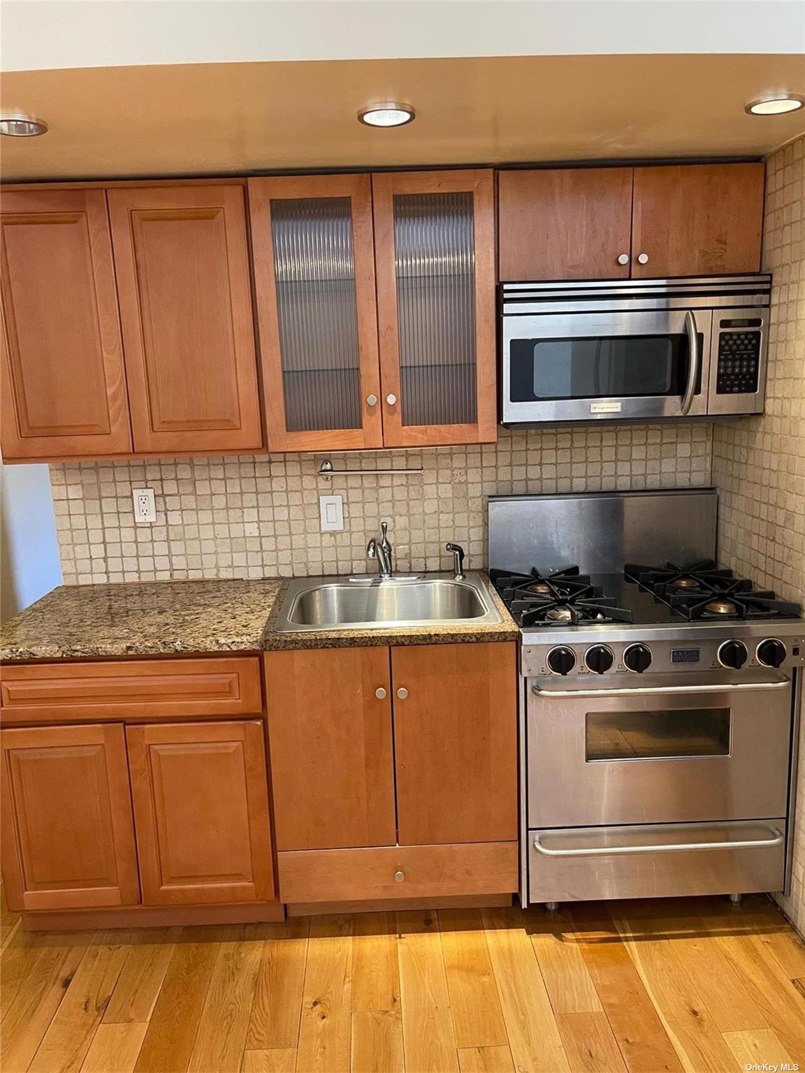 Coop 205 St  Queens, NY 11361, MLS-850519-3