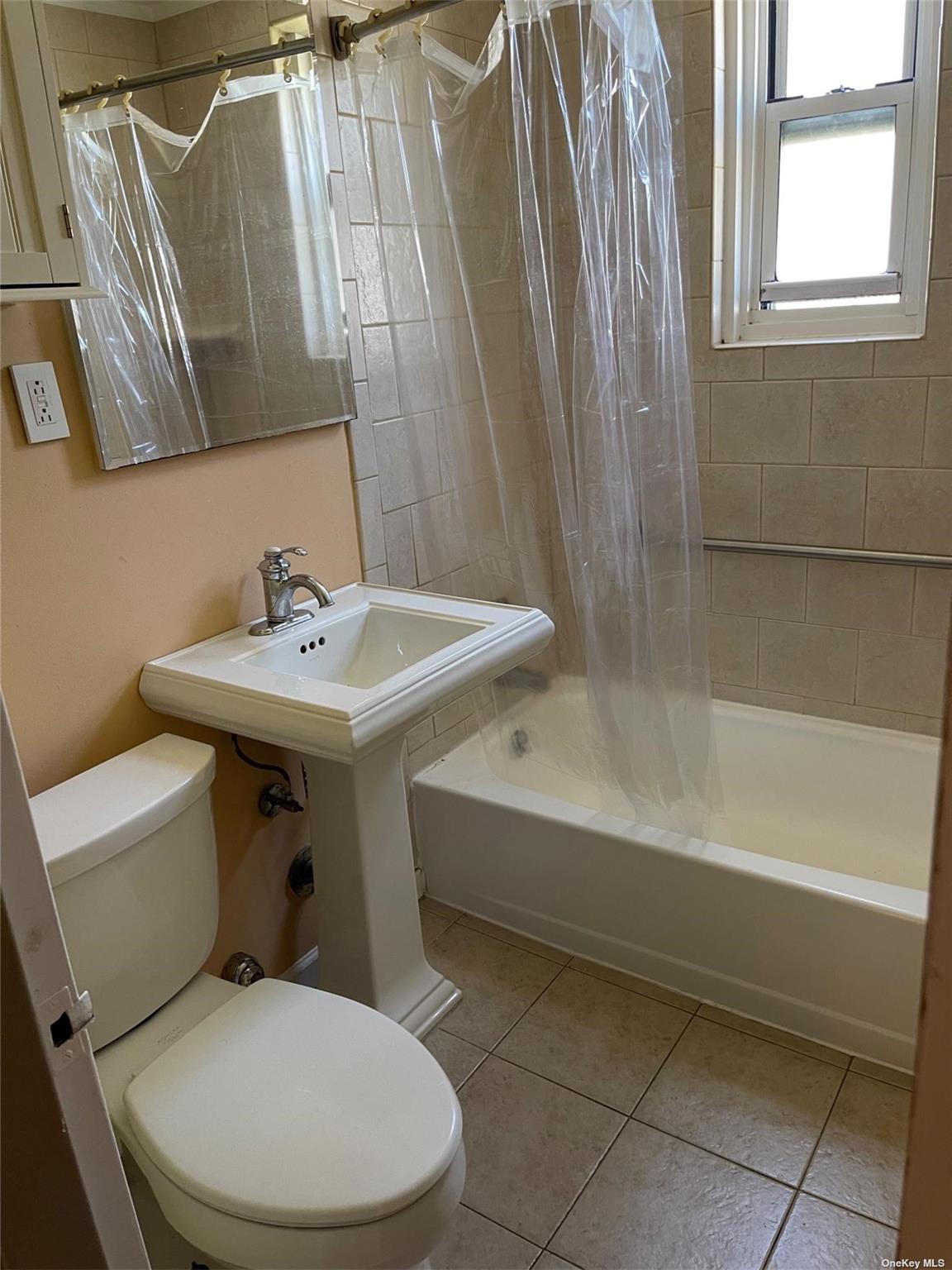 Coop 205 St  Queens, NY 11361, MLS-850519-5