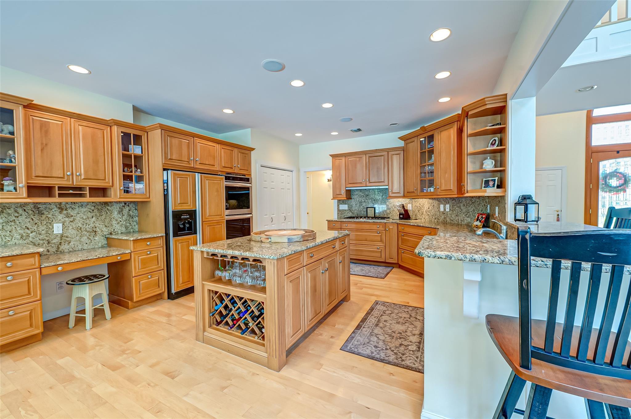 Single Family Eagle Landing  Suffolk County, NY 11766, MLS-850566-13